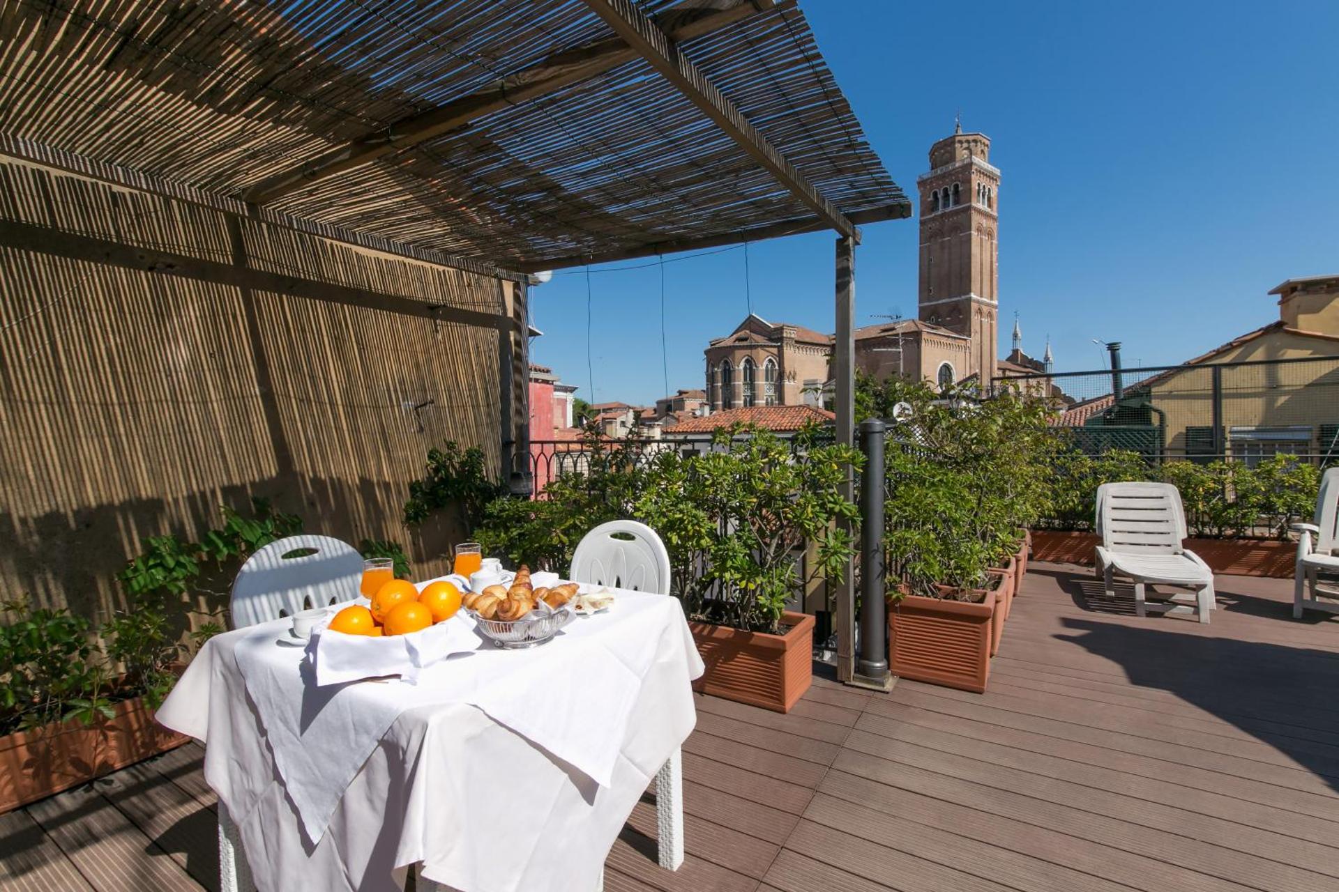 Hotel Pantalon - Photo 39