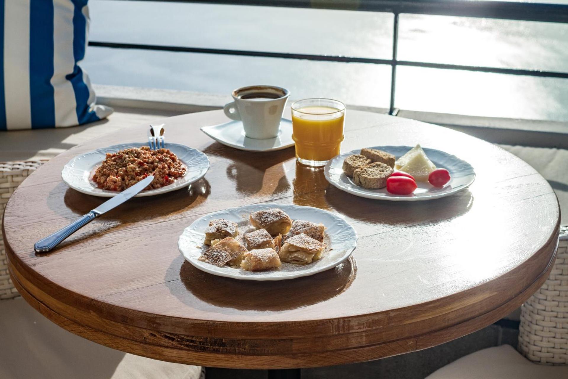 Galaxy Suites & Villas - Photo 39