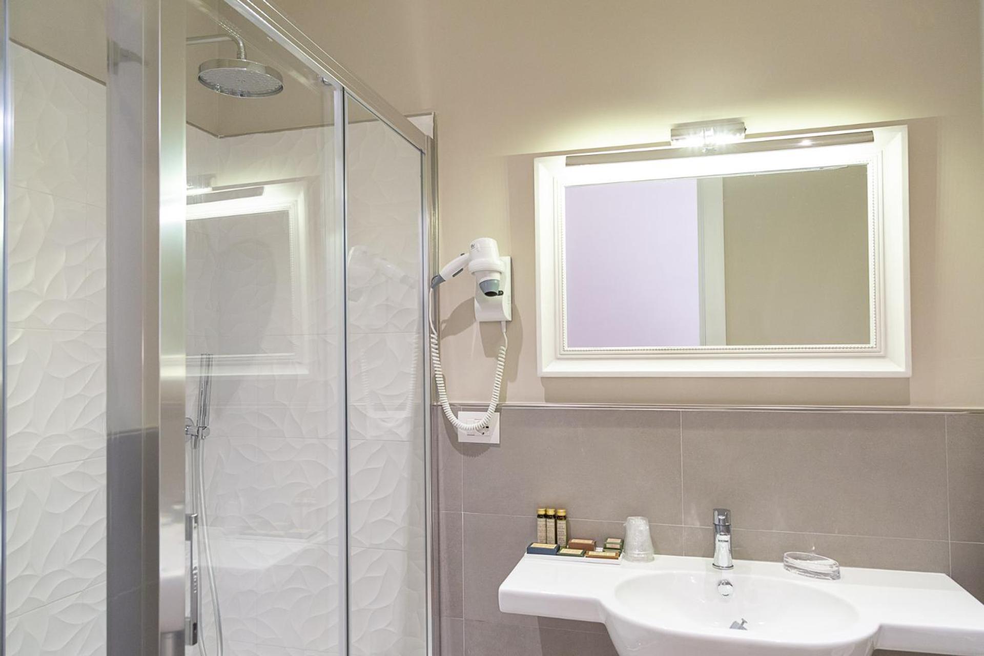 Hotel Lido - Photo 11