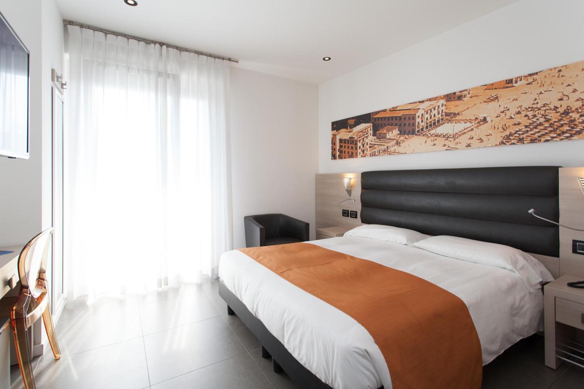 Hotel Adlon - Photo 8