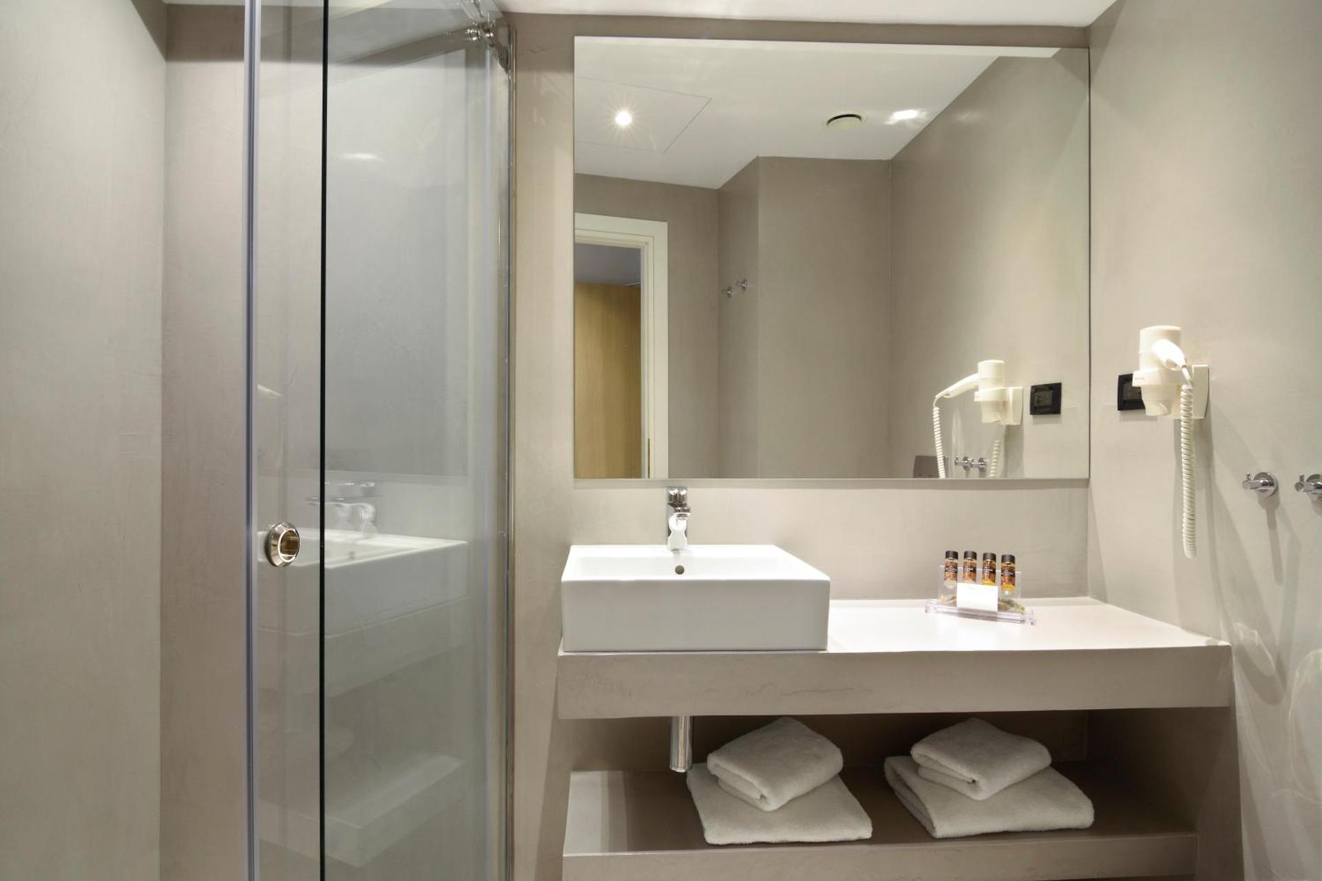 Family Room with Sea View - Photo 3