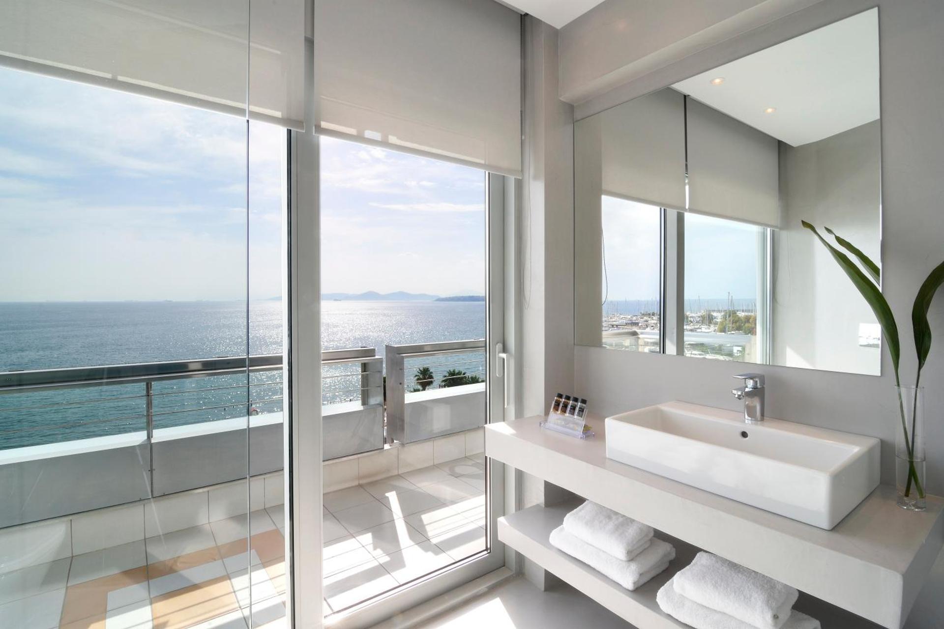 Double Room with Panoramic Sea View - Photo 4