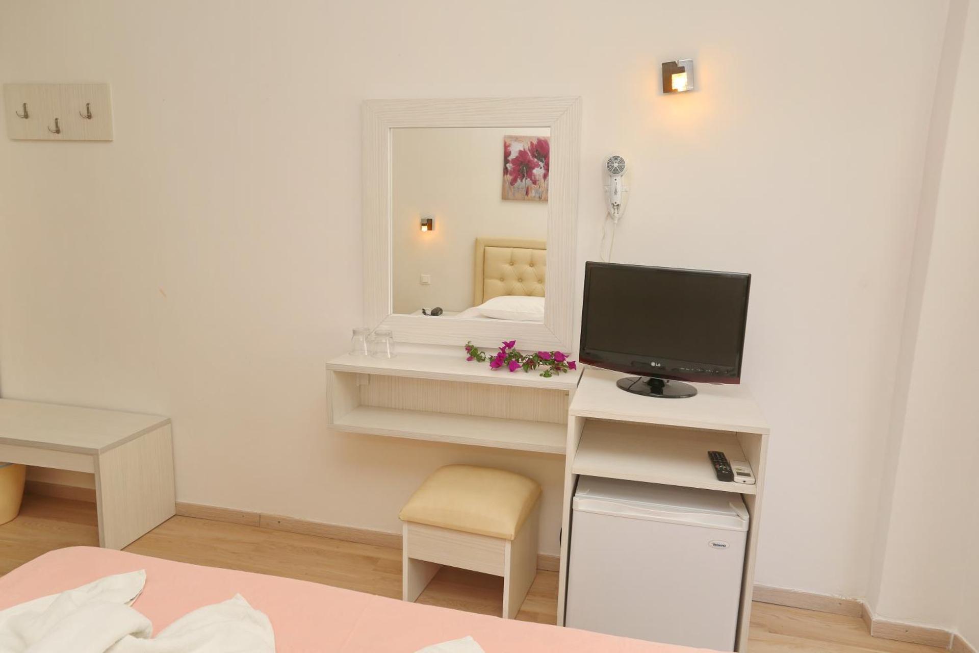 Sun Hotel - Photo 28