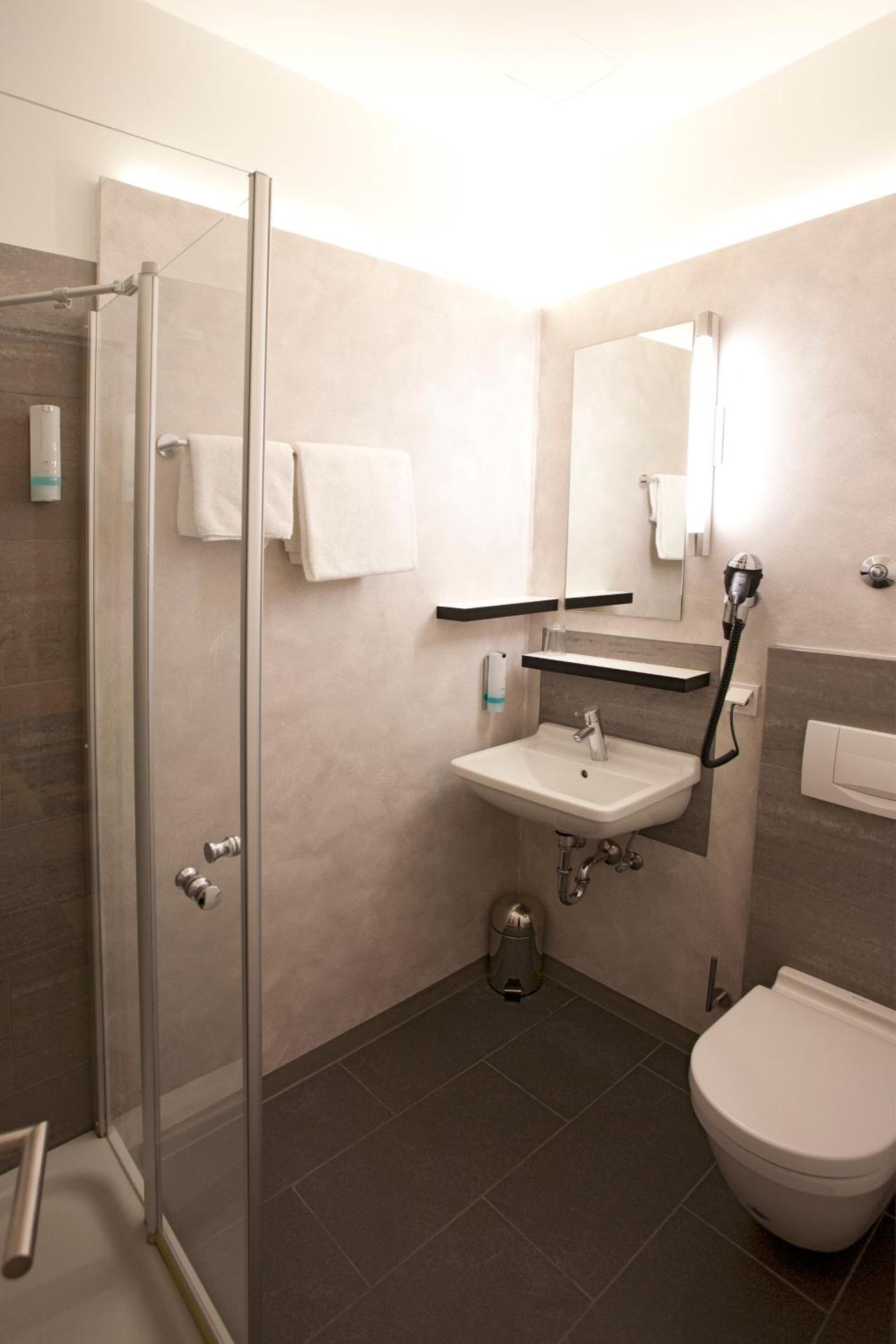 Hotel Cristall - Frankfurt City - Photo 27