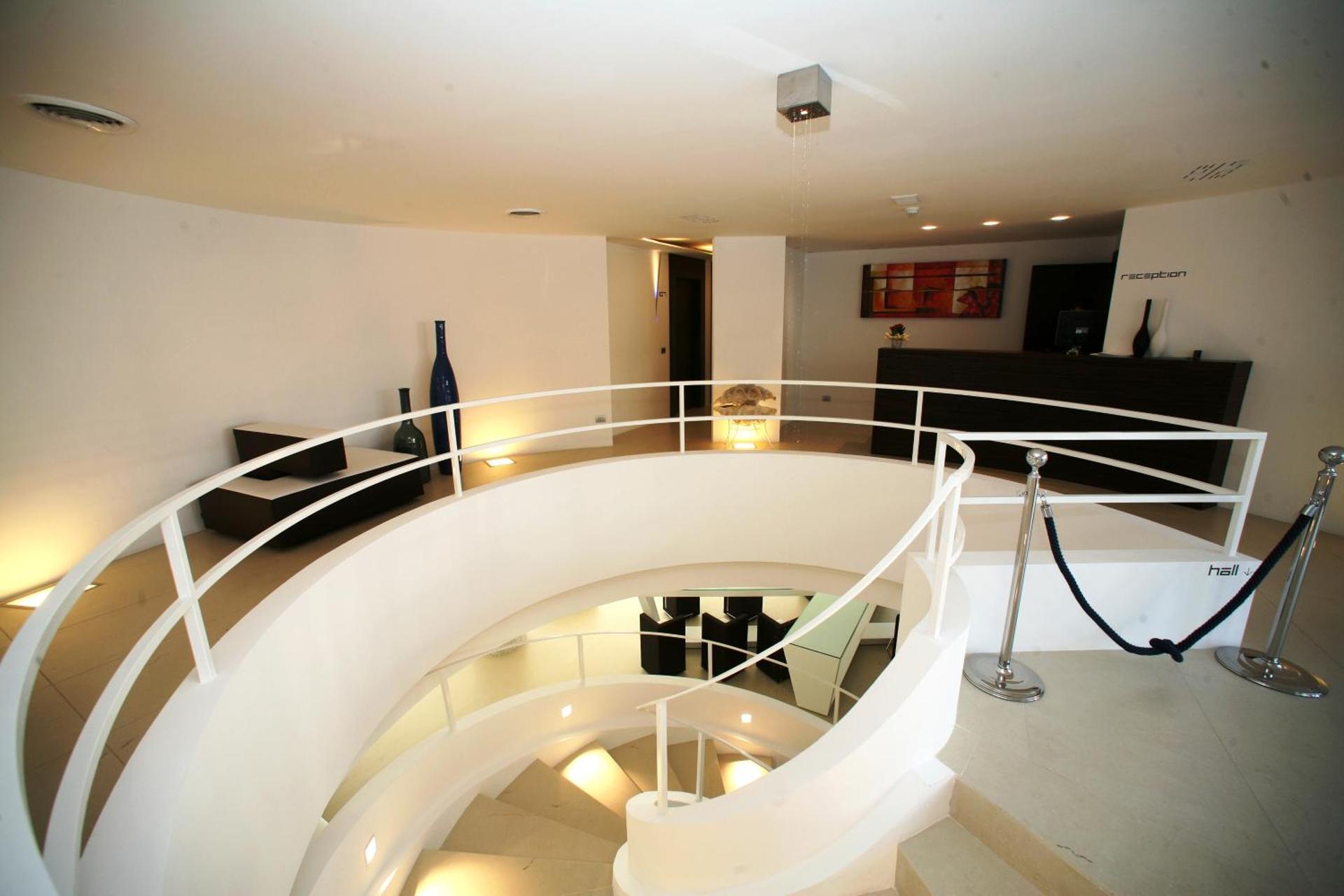 White Hotel - Photo 79