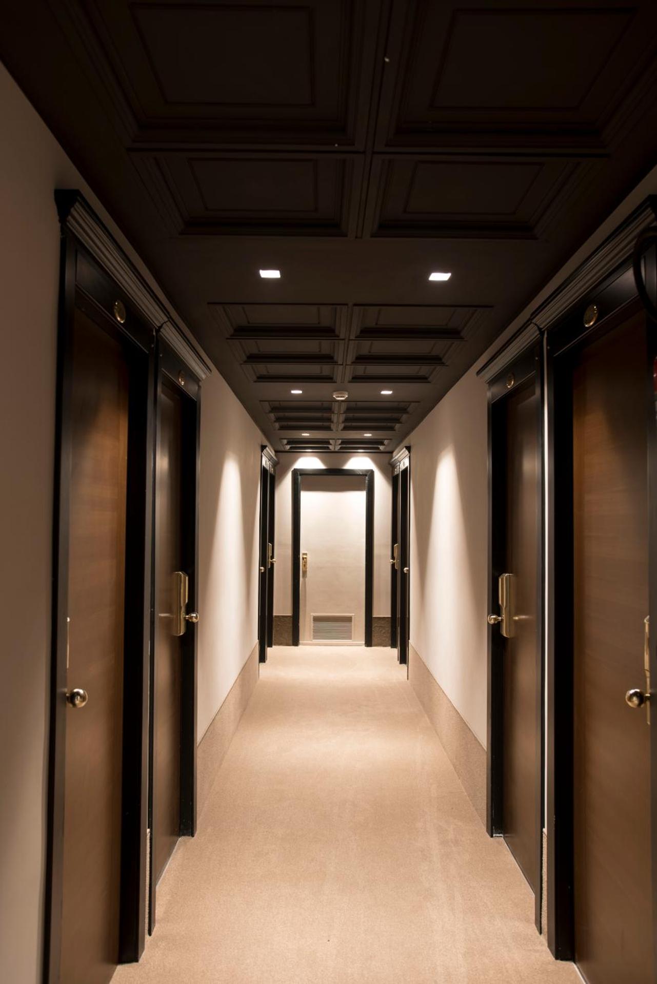Hotel Plaza - Photo 23