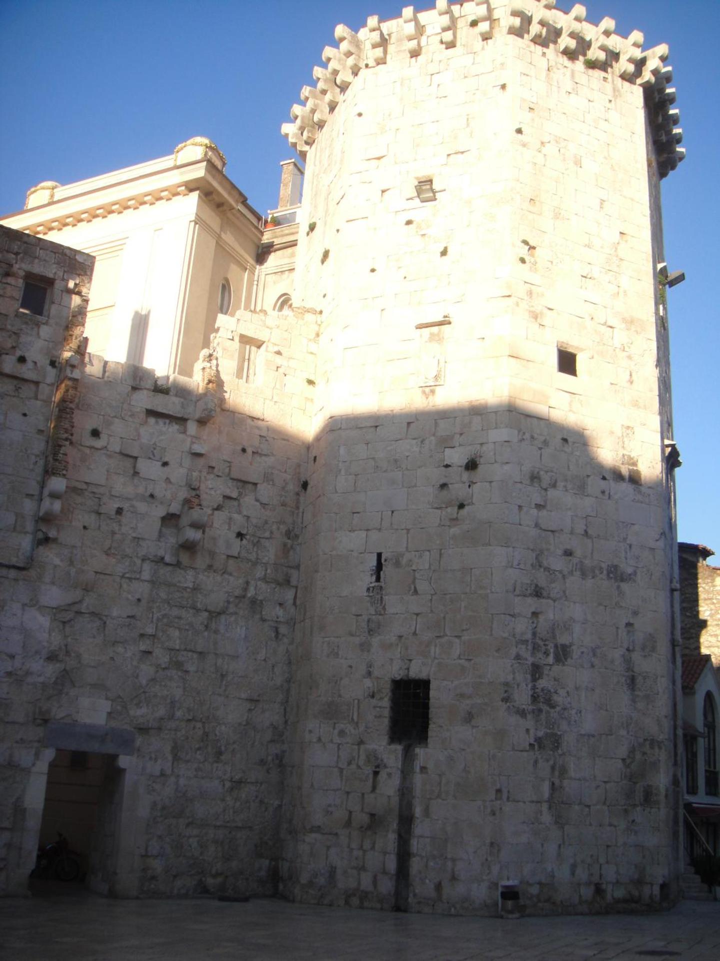 Old Town Suites - Photo 28