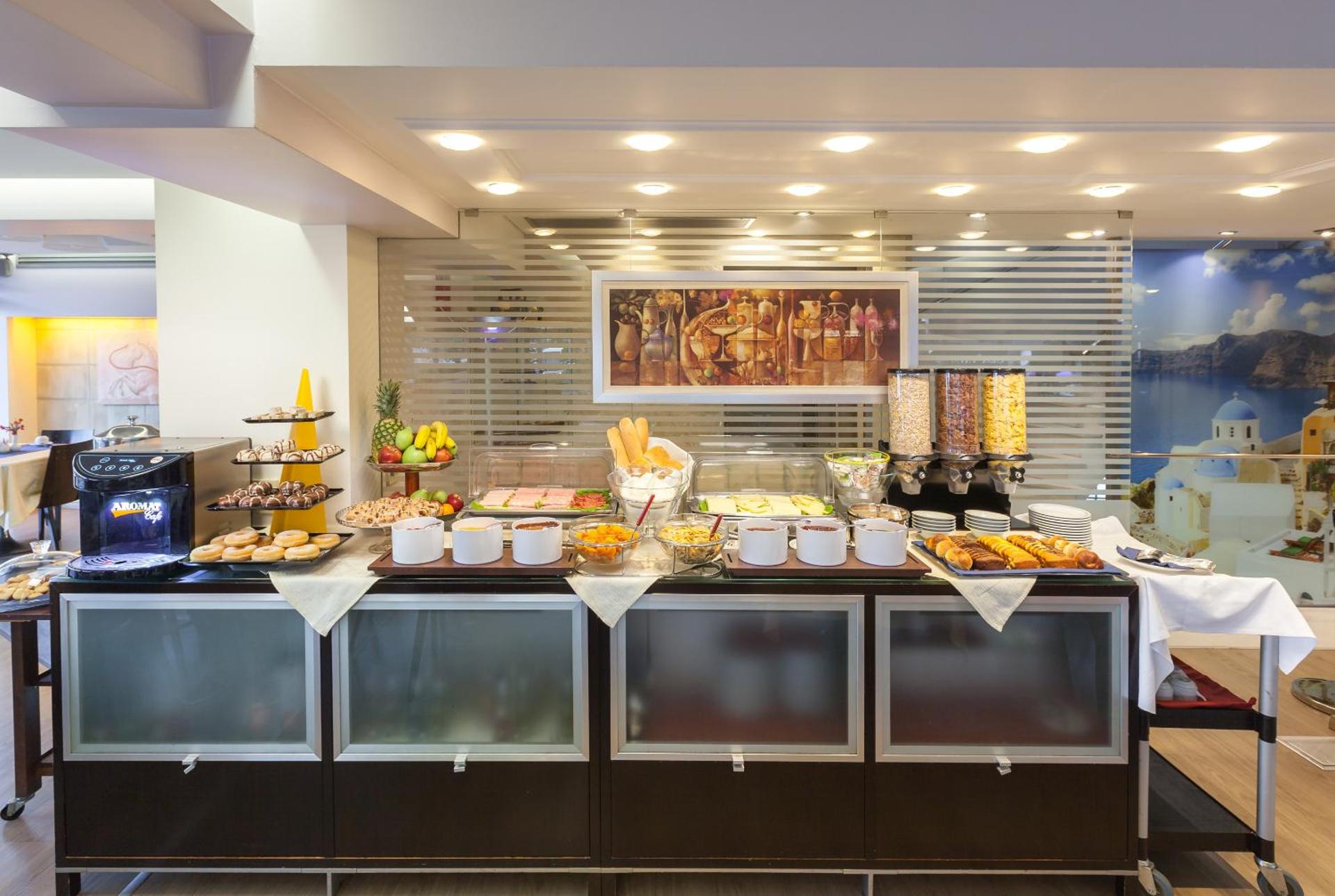 Tropical Hotel - Photo 11