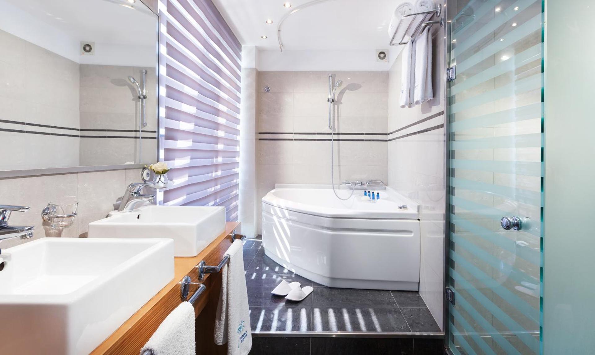 Tropical Hotel - Photo 27