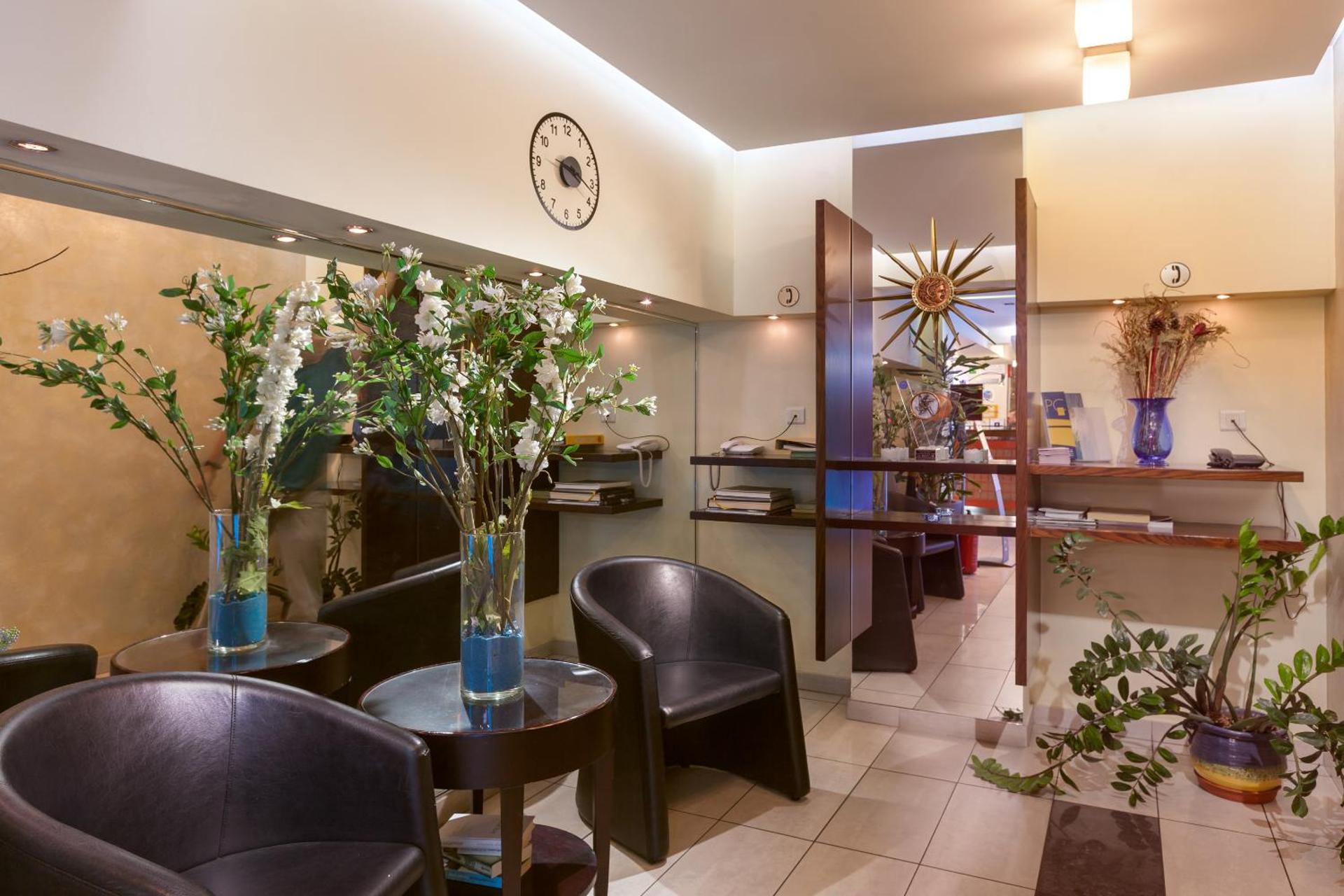 Tropical Hotel - Photo 19