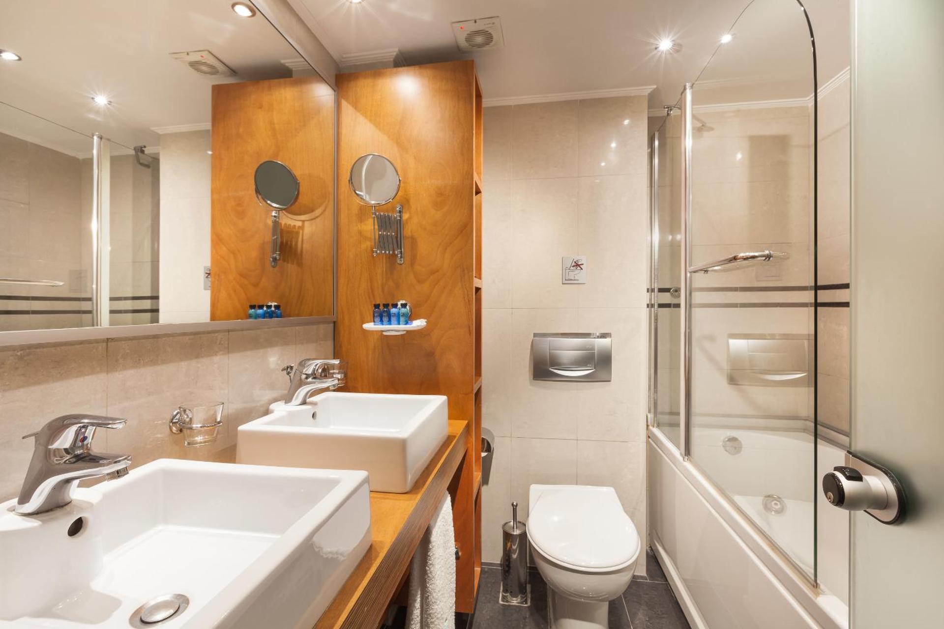 Tropical Hotel - Photo 39