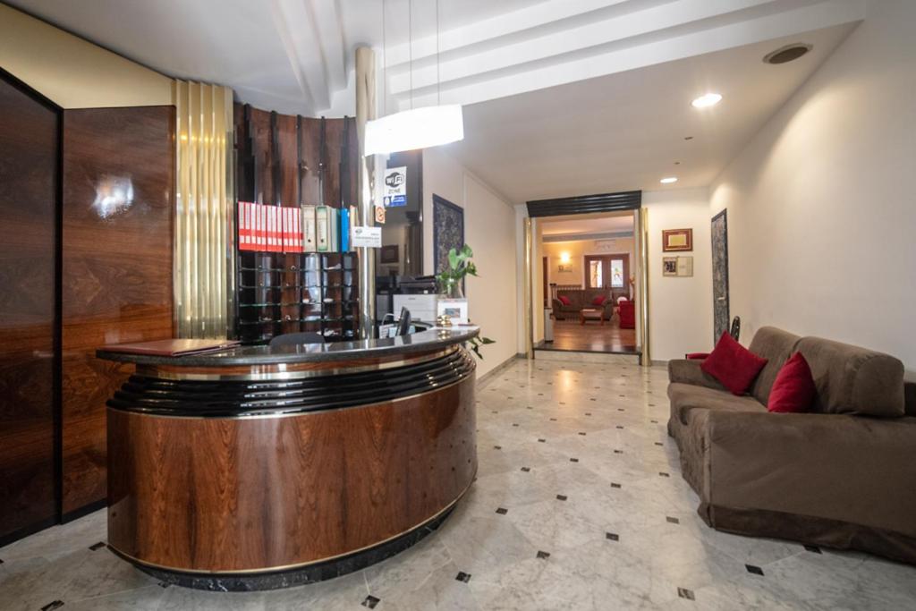 Hotel Italia & Lombardi - Photo 36