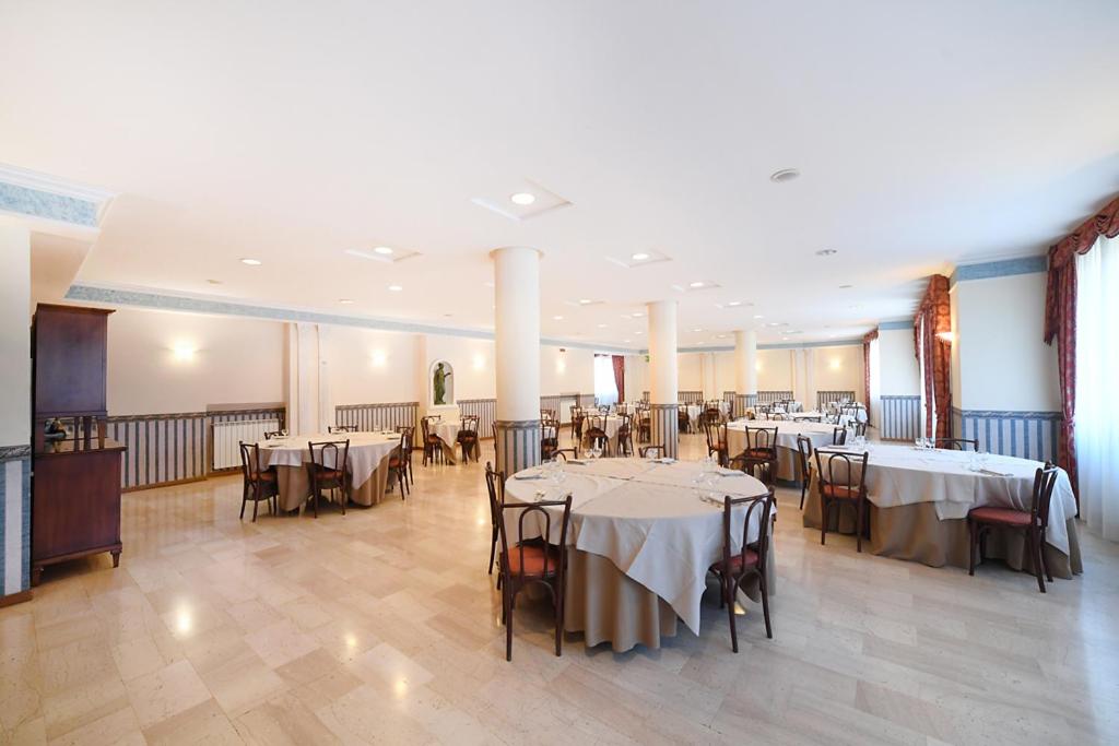 Hotel Italia & Lombardi - Photo 39