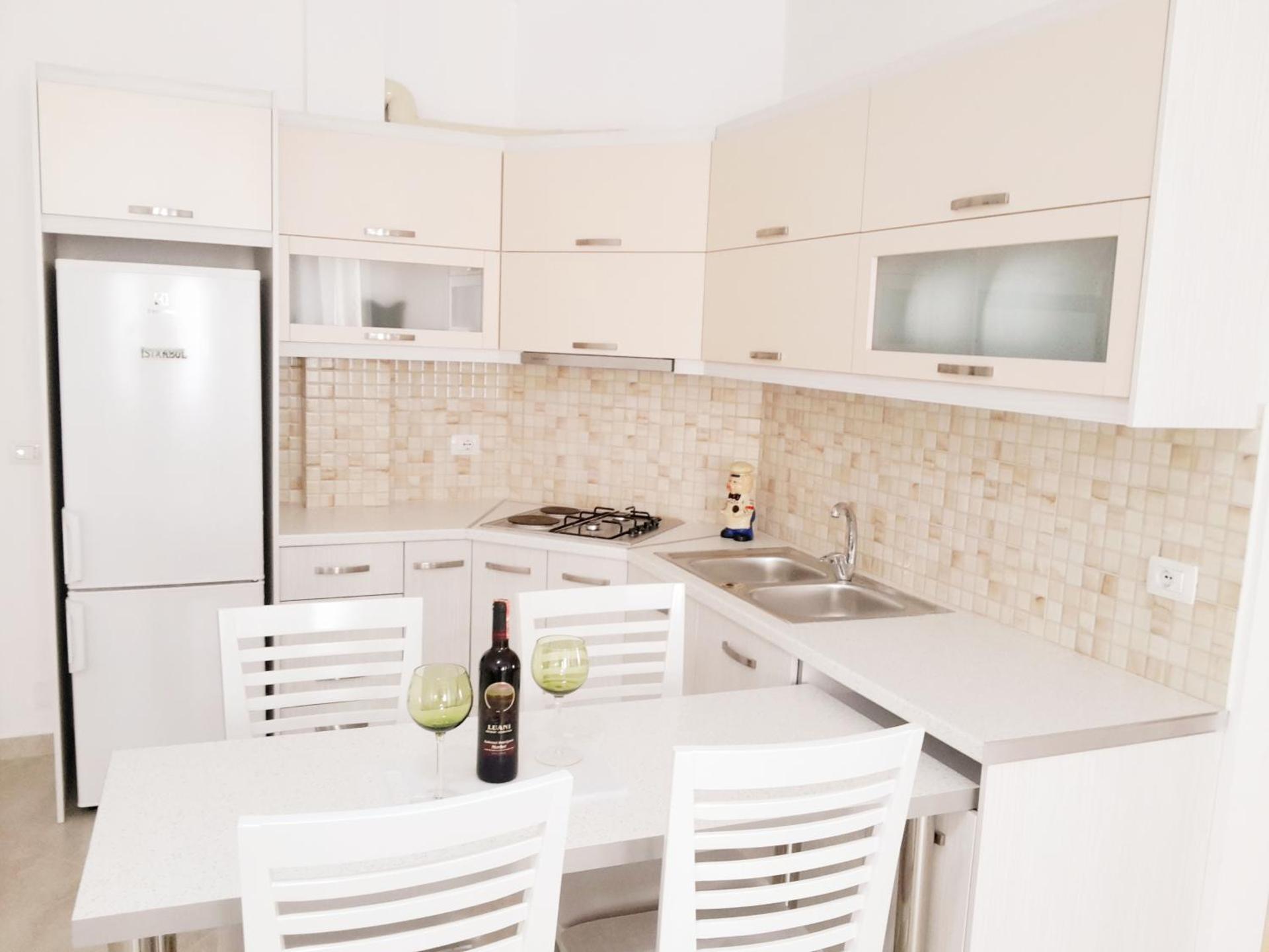 Saranda Apartments - Photo 3