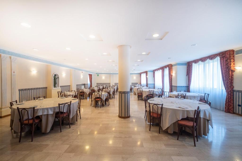 Hotel Italia & Lombardi - Photo 75