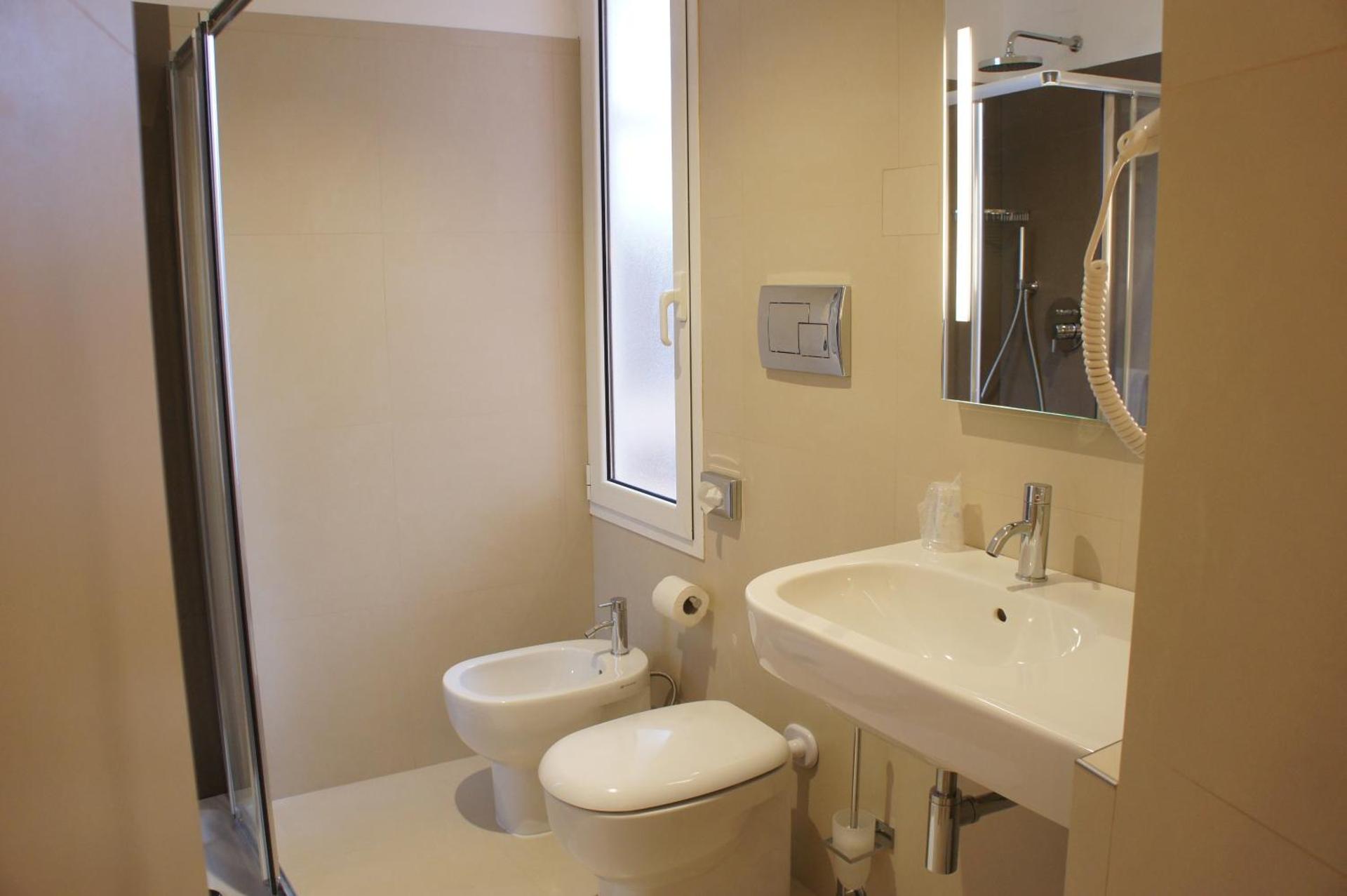 Hotel Aurora - Photo 19