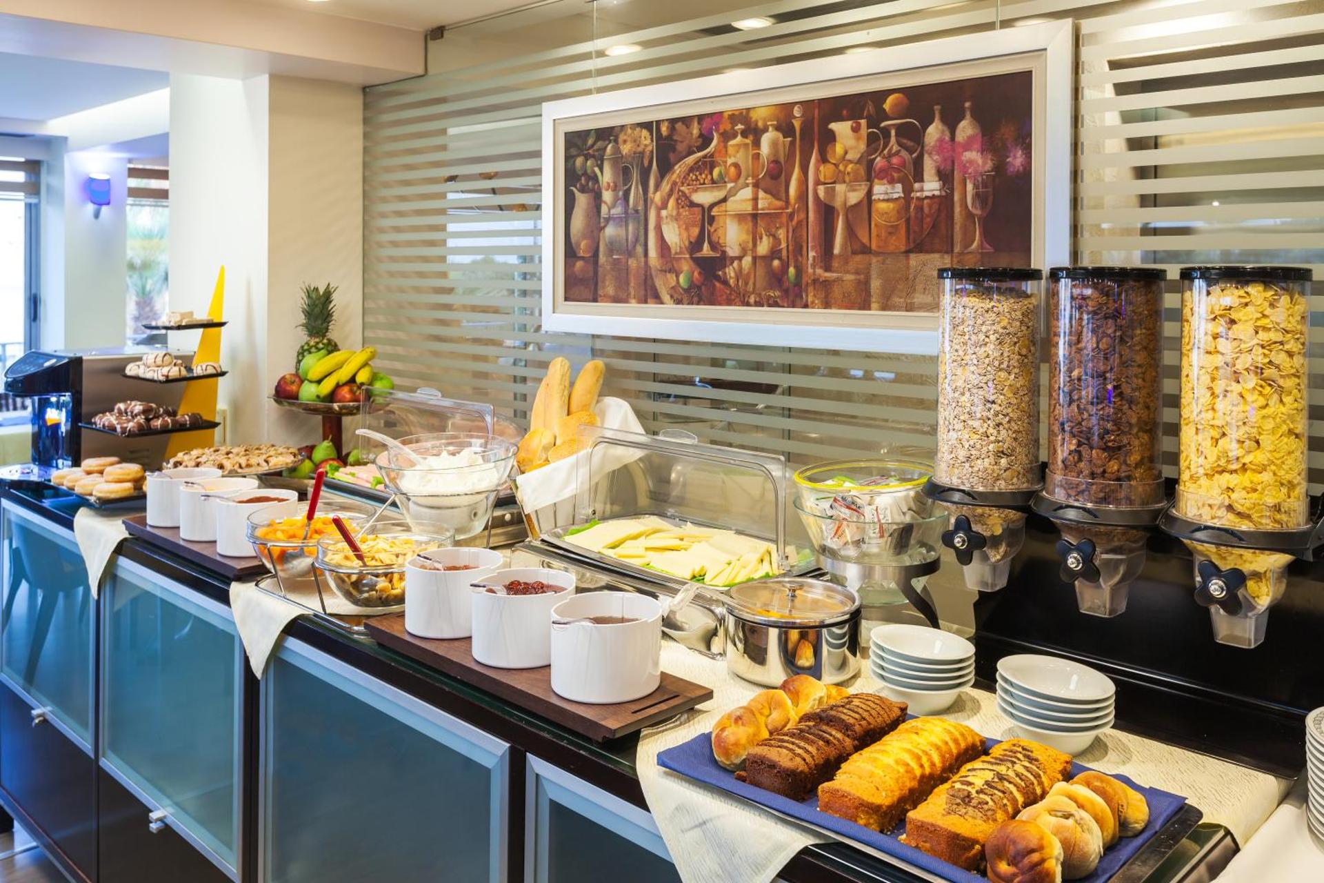 Tropical Hotel - Photo 31