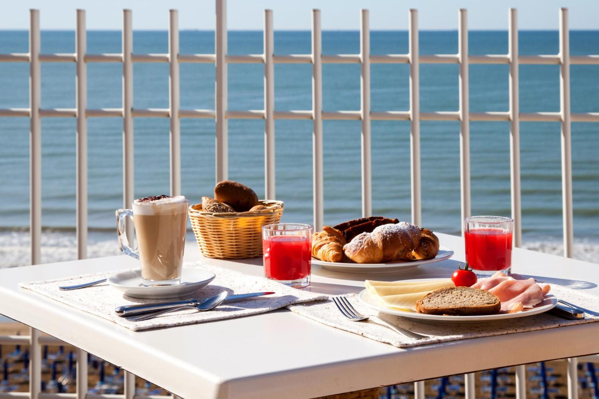 Regent's Hotel - Photo 14