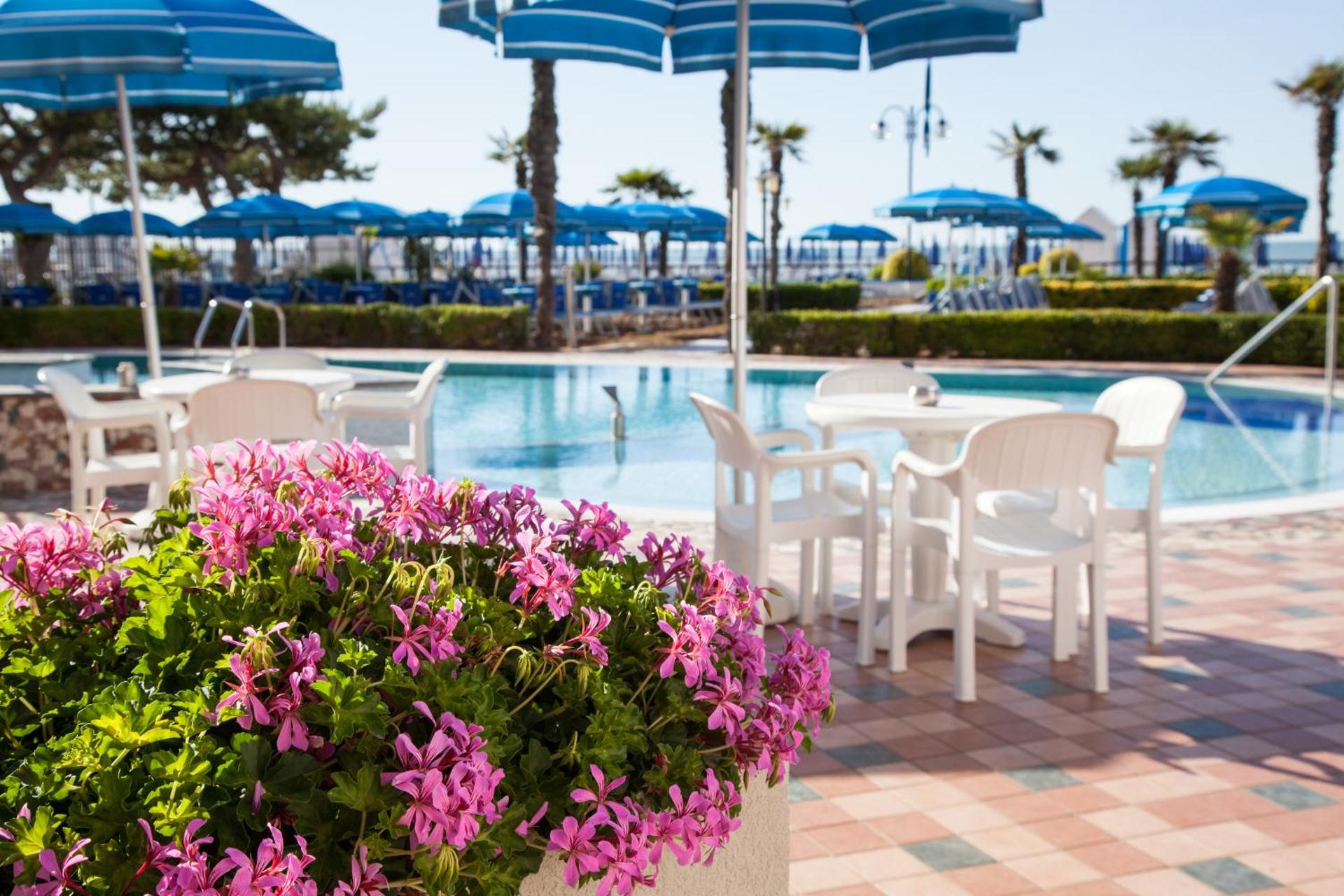 Regent's Hotel - Photo 18