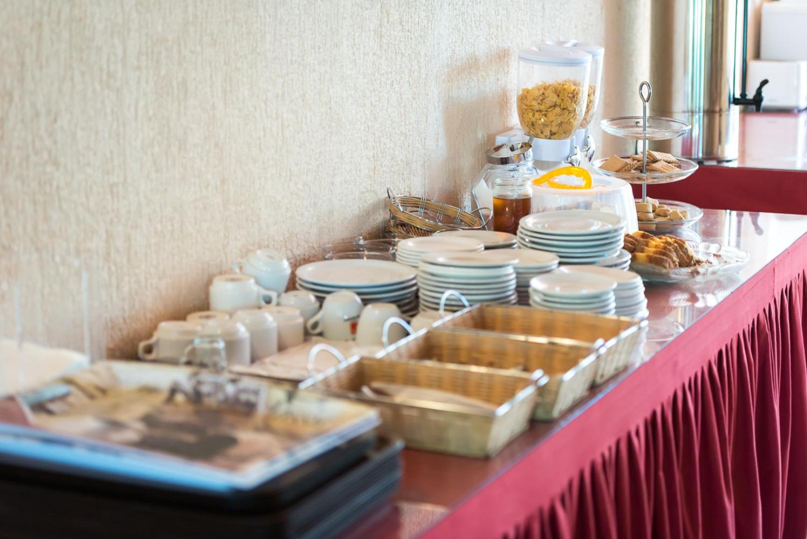 Galaxy Hotel - Photo 21