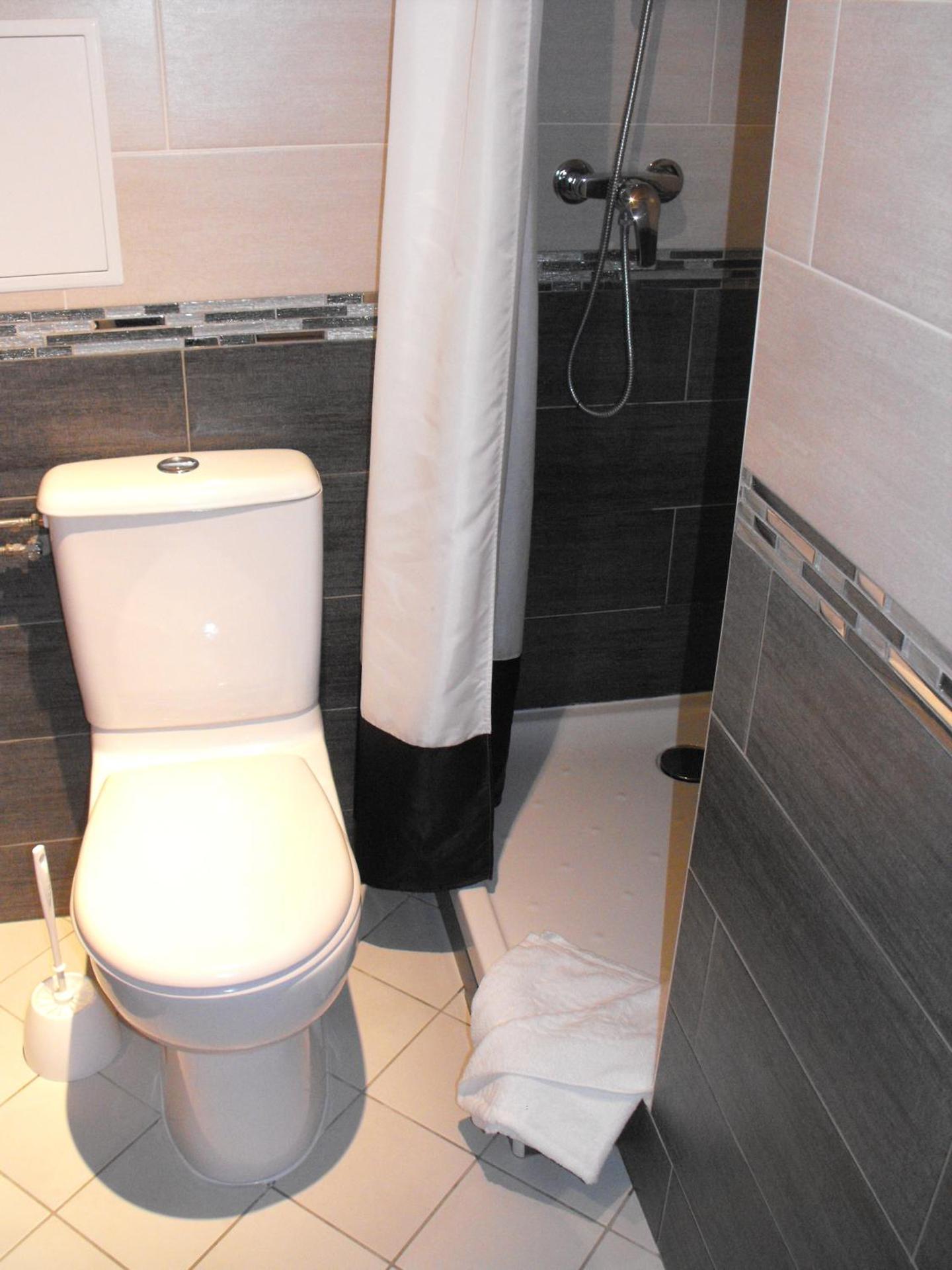 Hôtel De La Perdrix Rouge - Photo 21