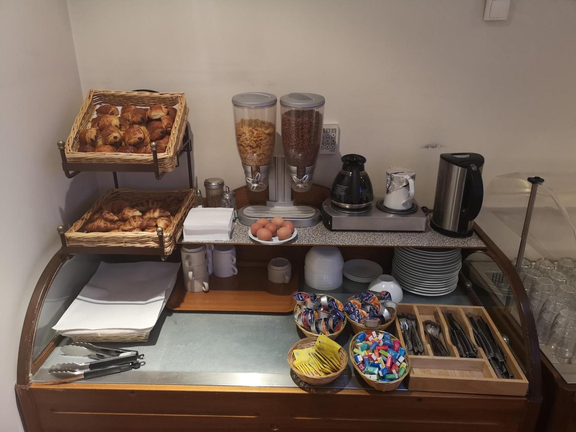 Hôtel De La Perdrix Rouge - Photo 3