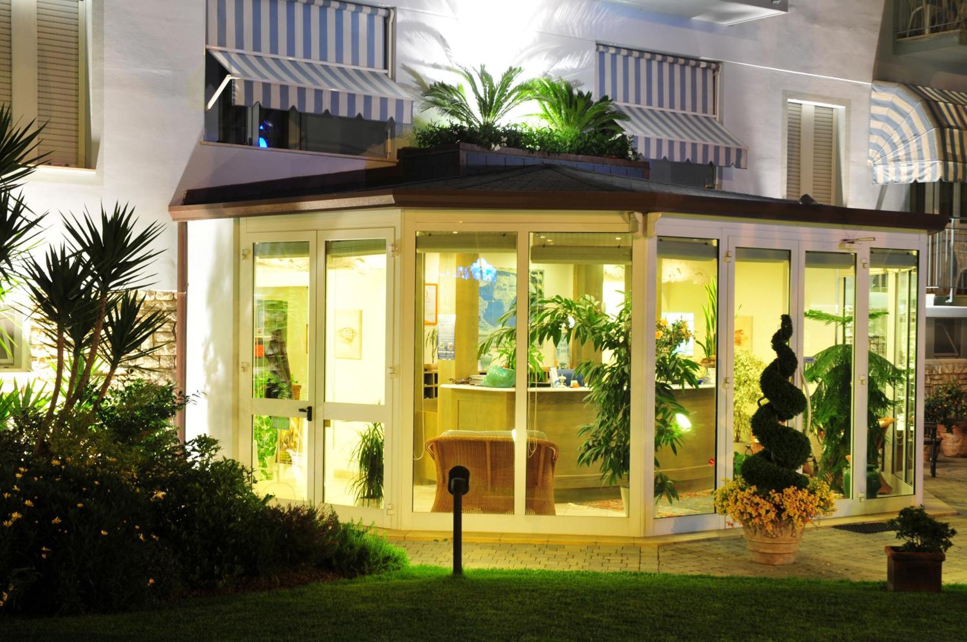 Hotel Riviera Blu - Photo 36