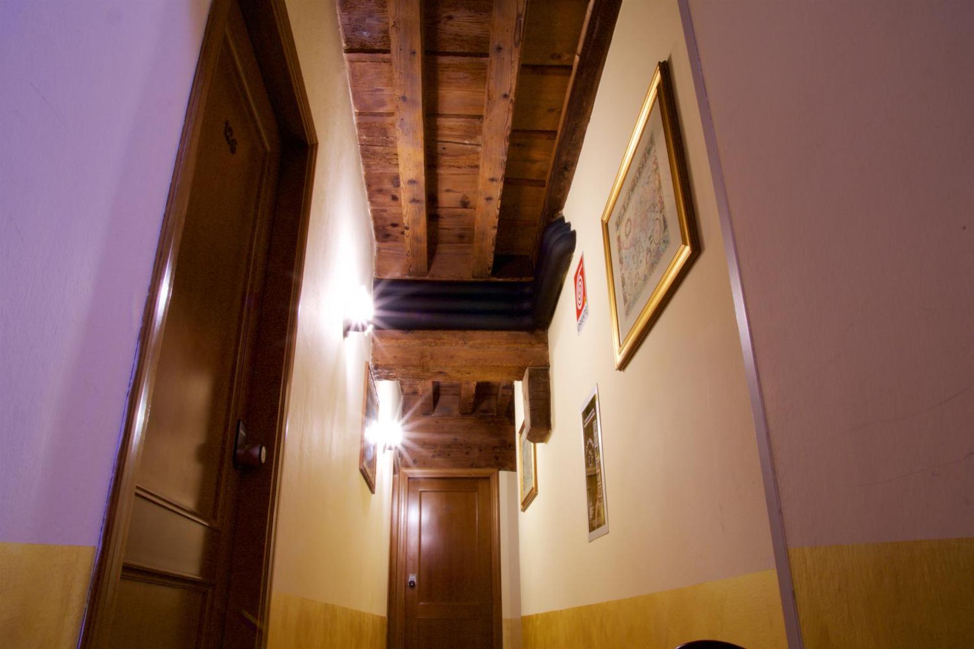 Hotel La Luna - Photo 5