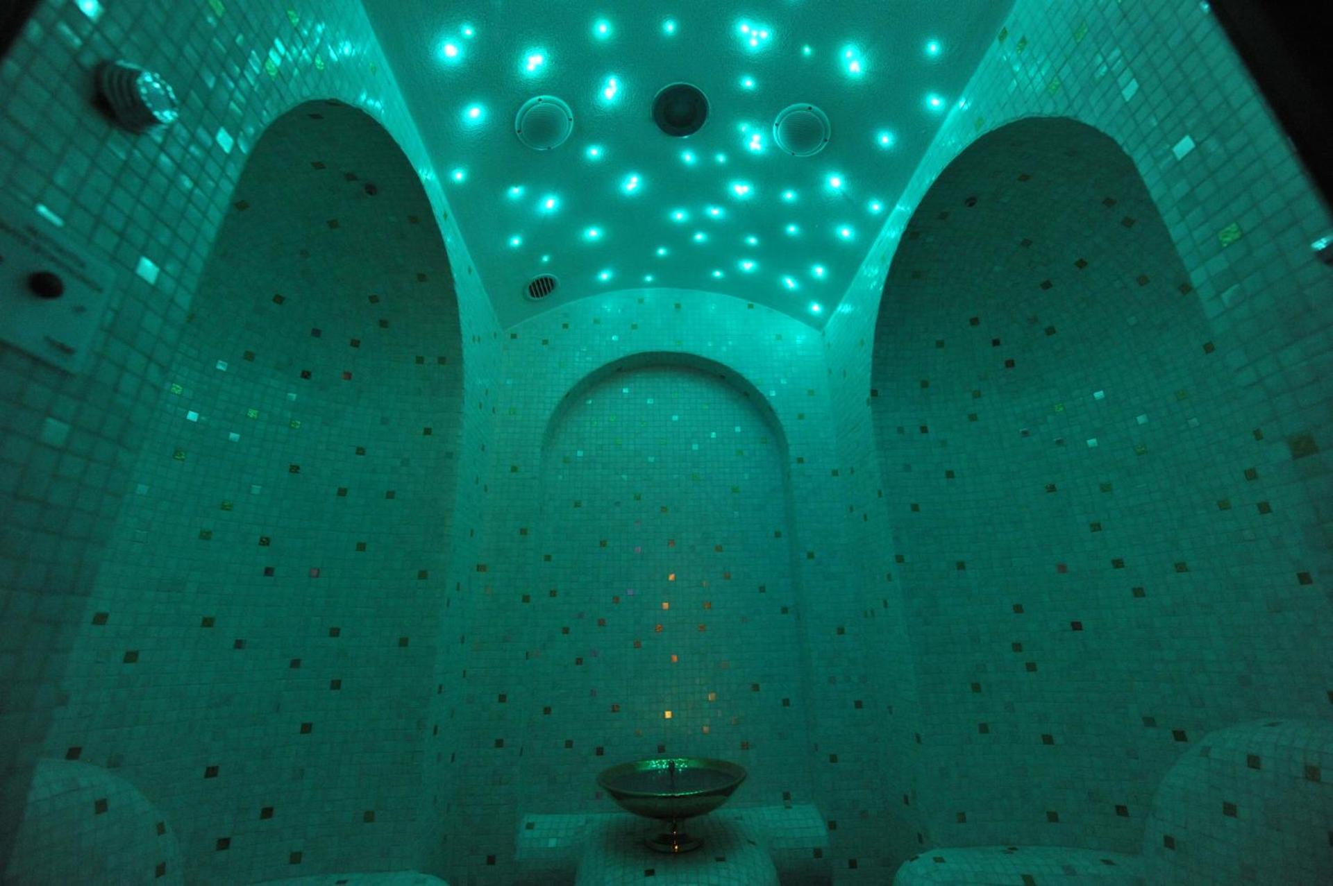 Hotel Bucaneve - Photo 32