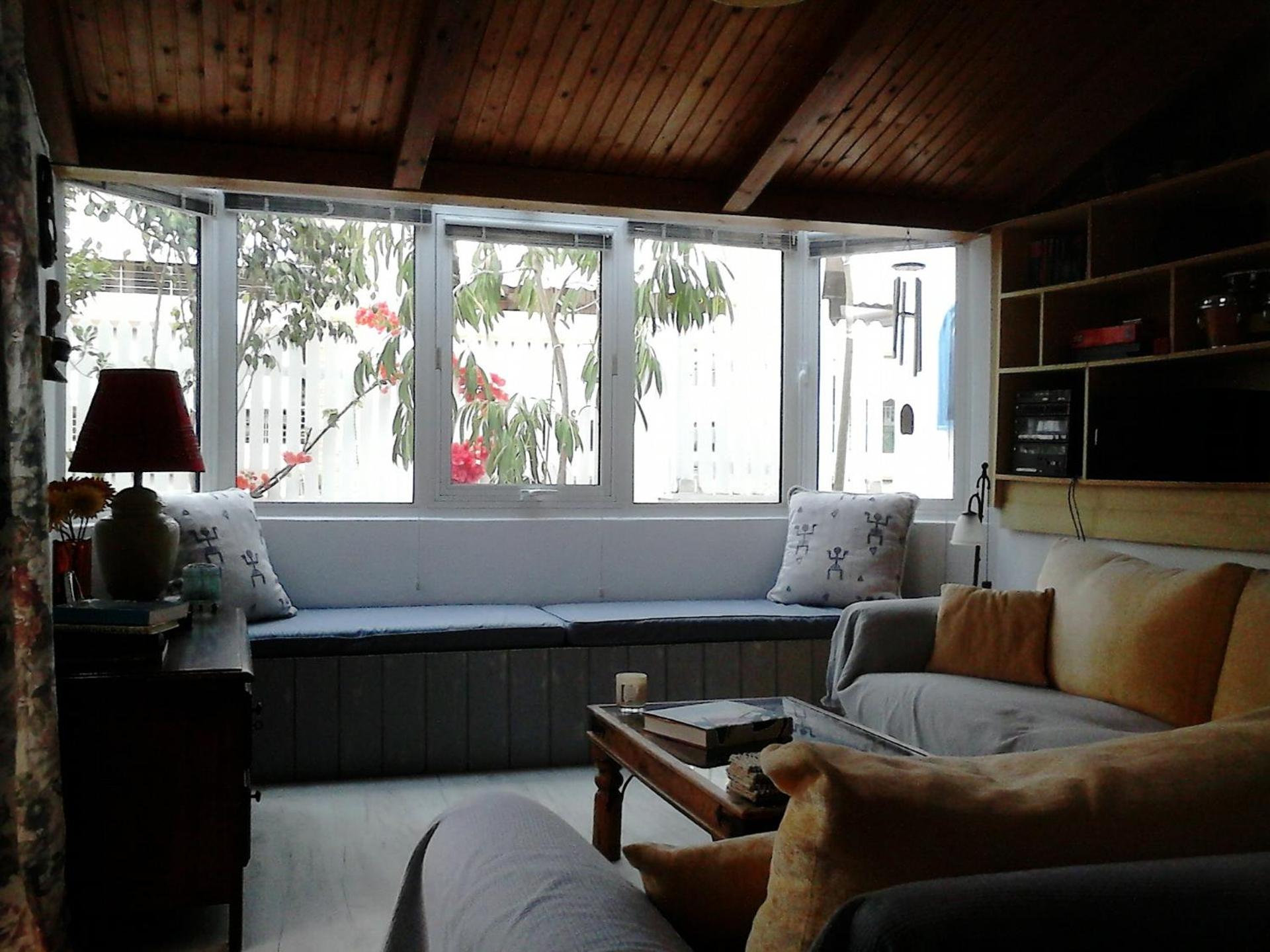 Roof-top garden apartment really well located in Athens - Photo 3