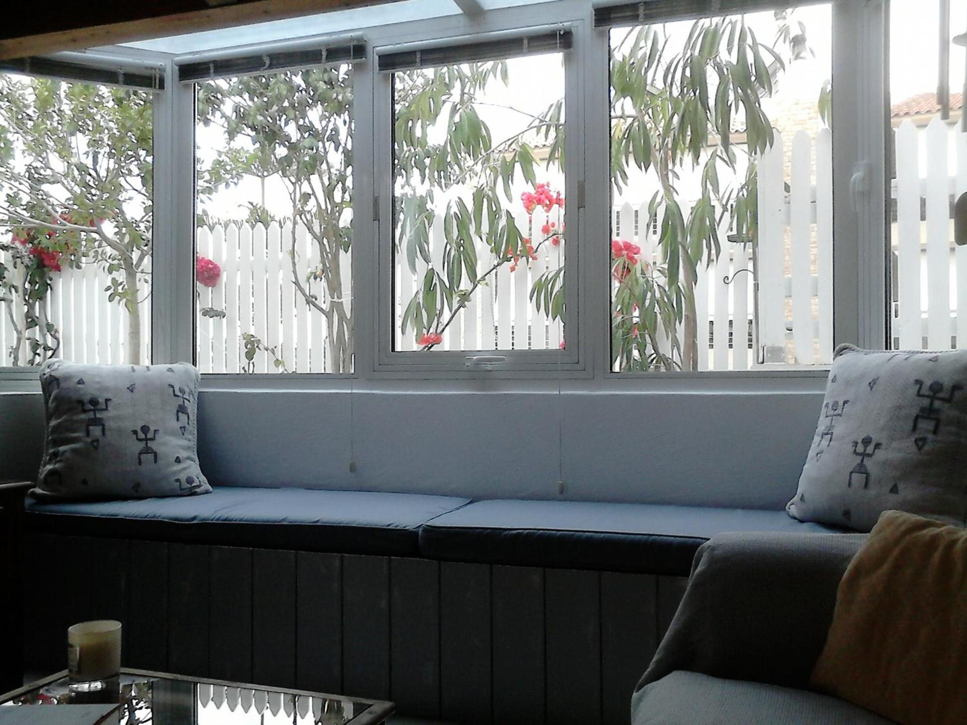 Roof-top garden apartment really well located in Athens - Photo 6