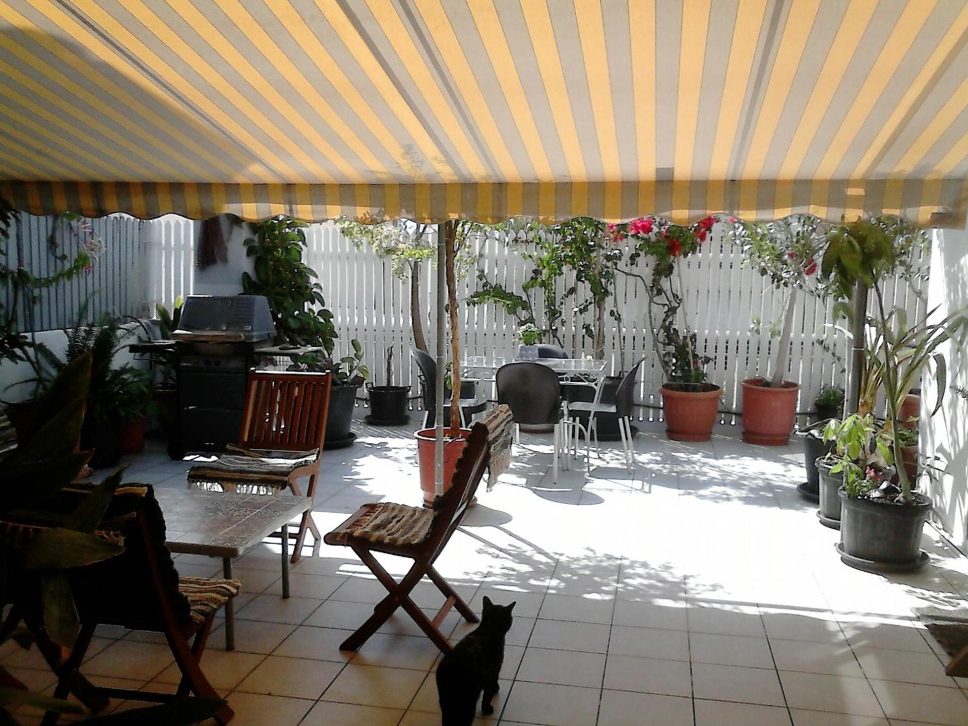 Roof-top garden apartment really well located in Athens - Photo 36