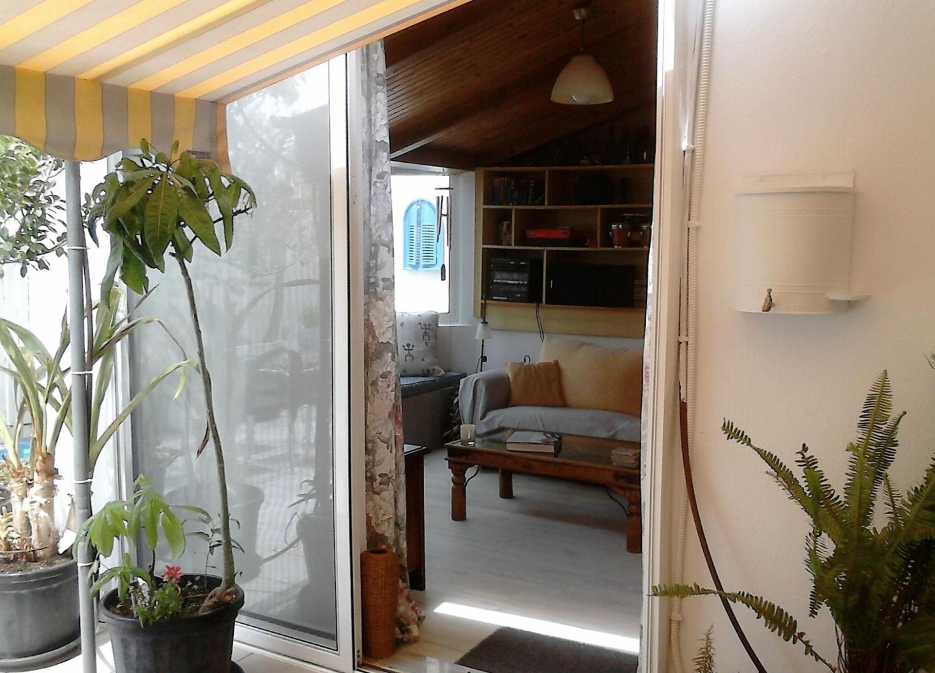 Roof-top garden apartment really well located in Athens - Photo 9