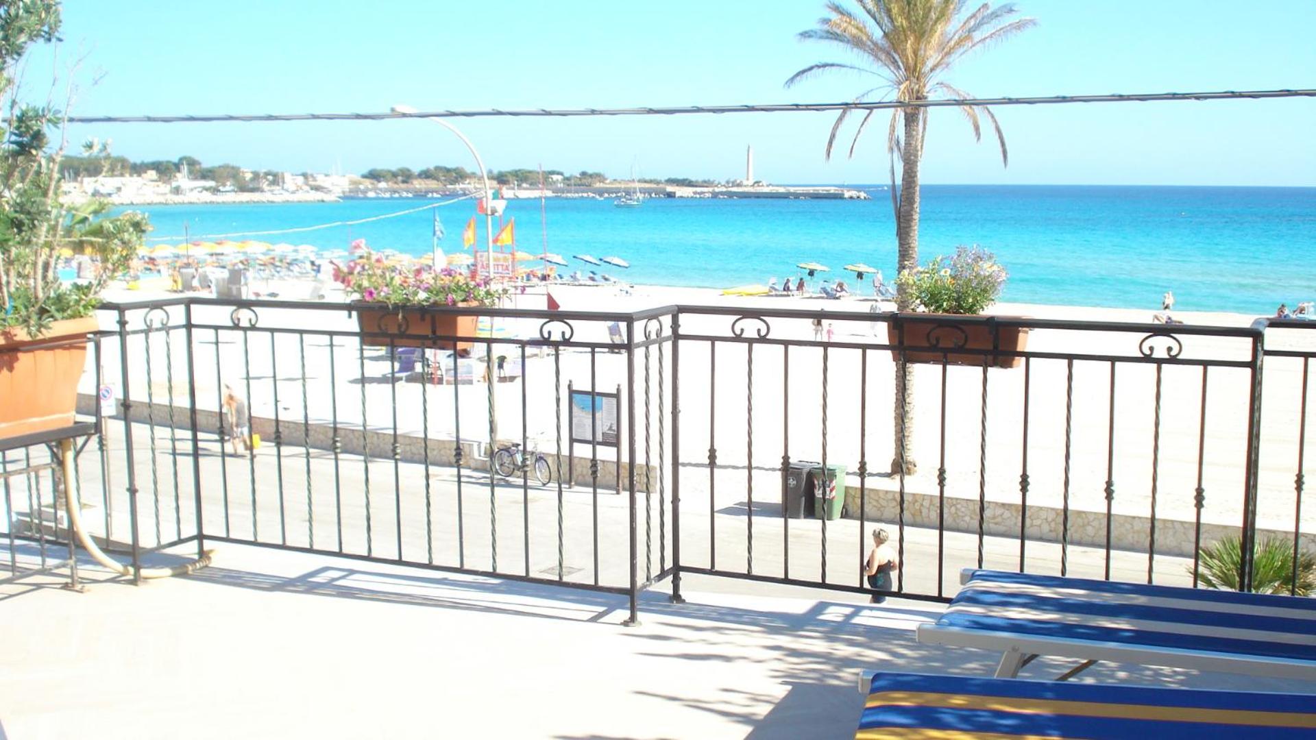 Hotel Riviera - Photo 14