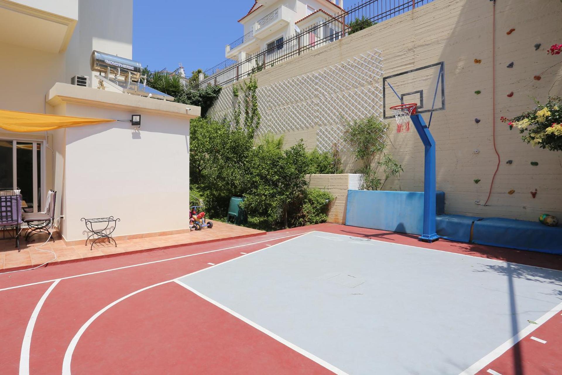 Thimari Sports & Spa with private pool and jacuzzi - Photo 5