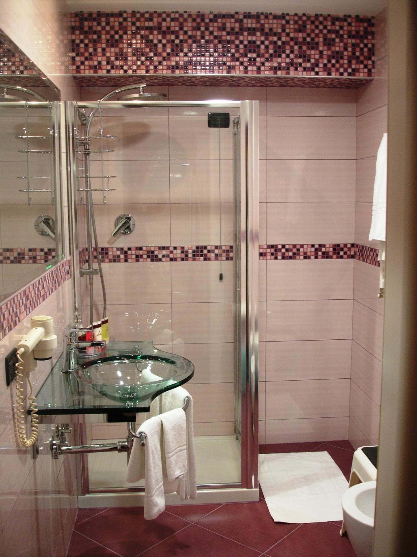 Augustus Hotel - Photo 35