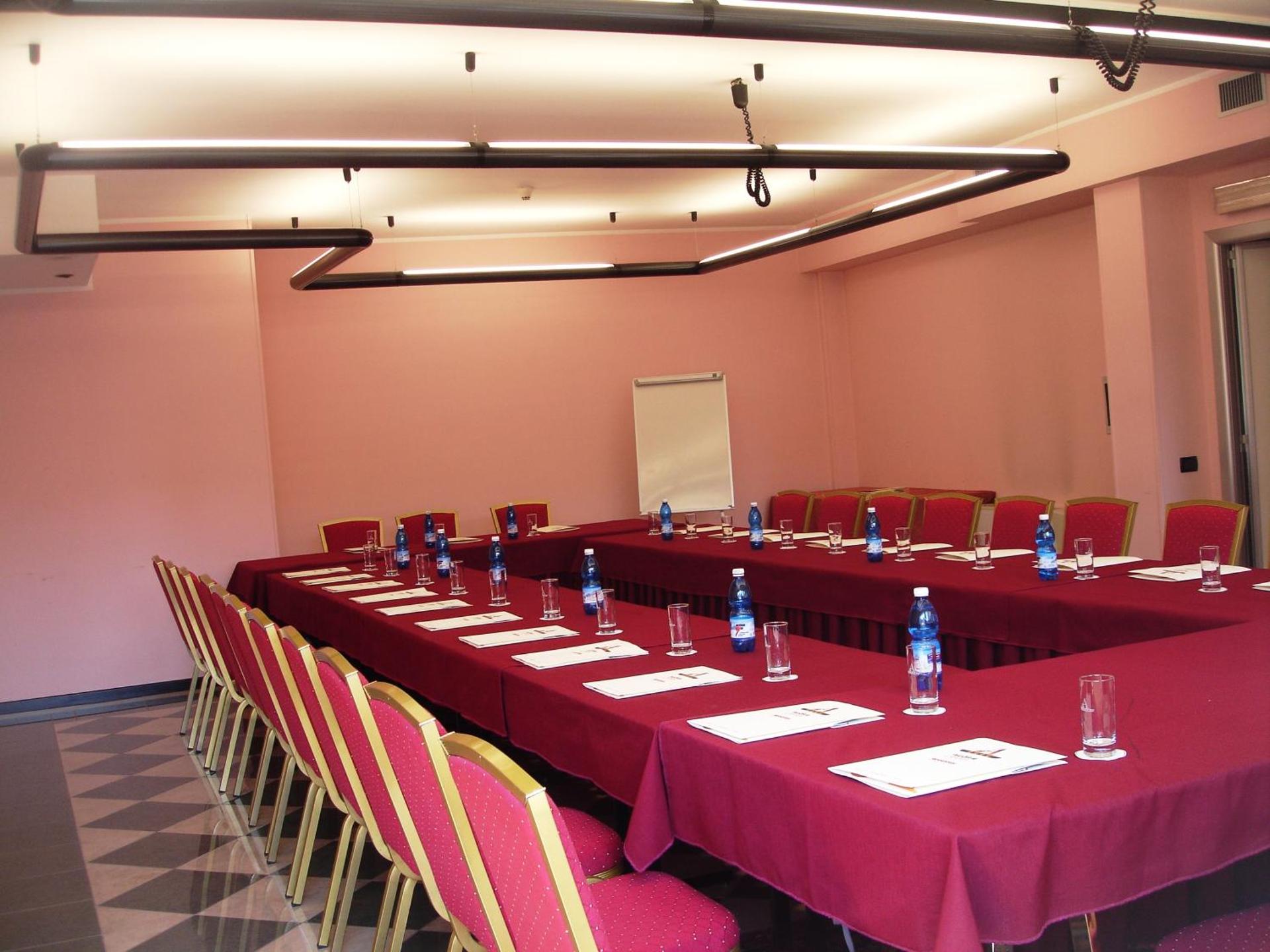 Augustus Hotel - Photo 23