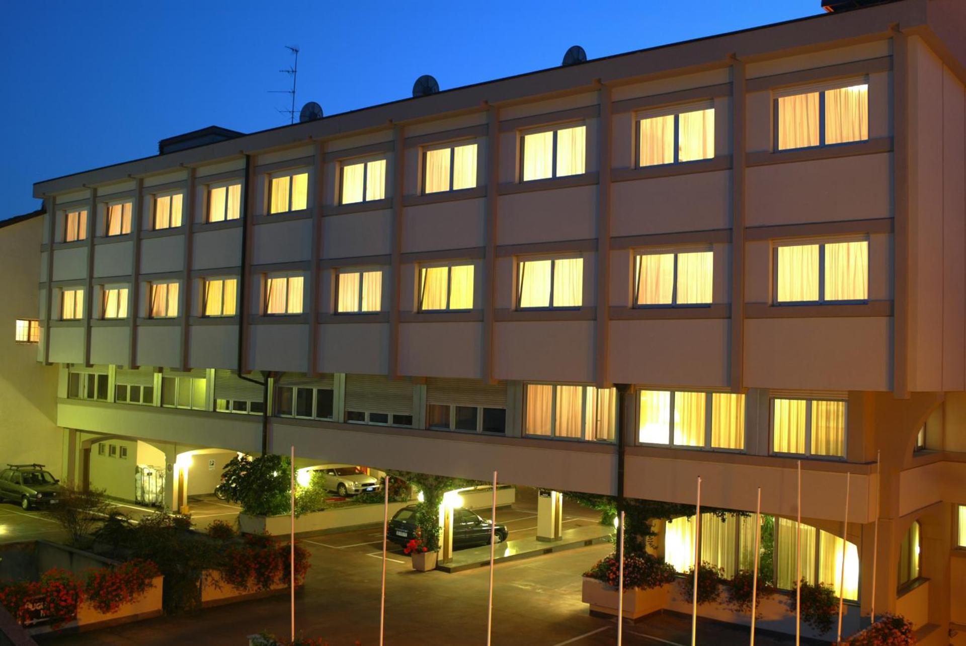 Augustus Hotel - Photo 7