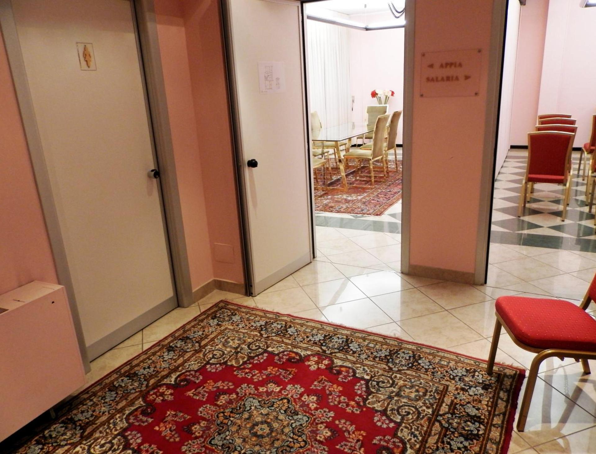 Augustus Hotel - Photo 17