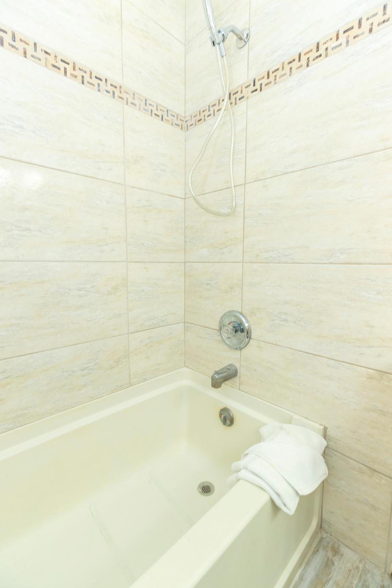 Sunset Shores Beach Hotel - Photo 44