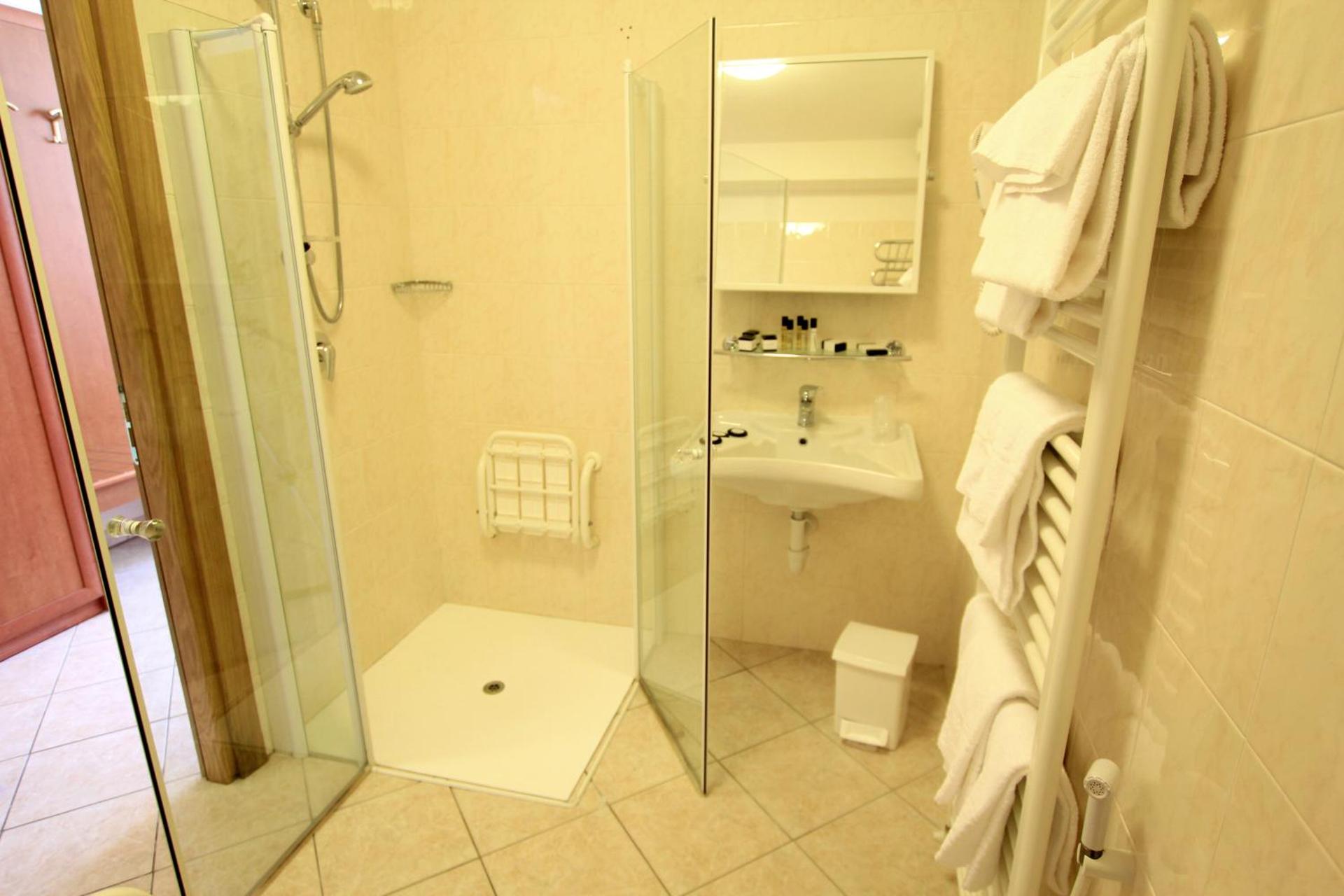 Hotel Regina - Photo 19