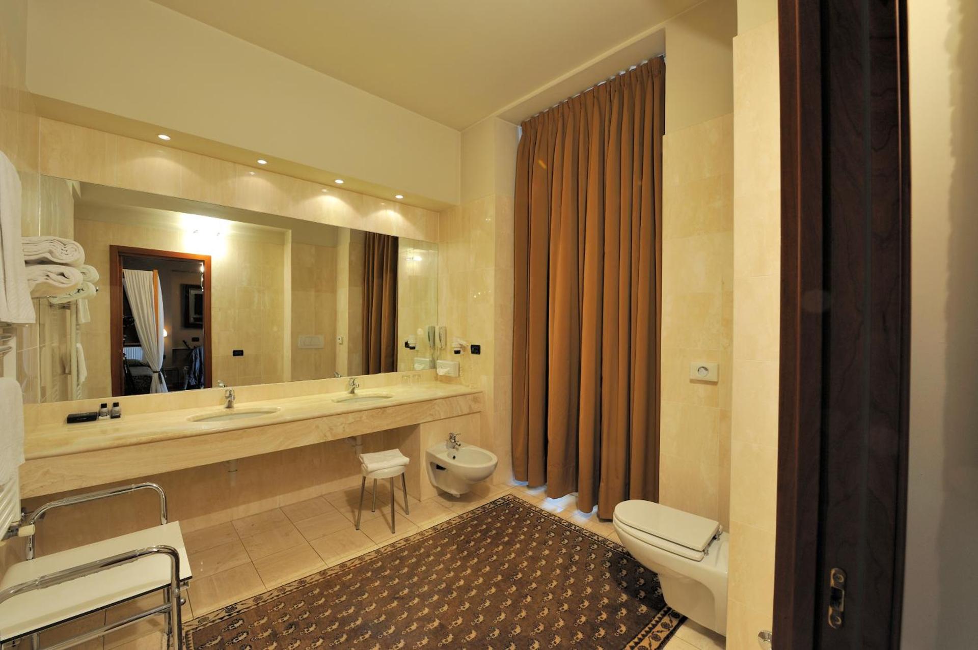 Art Hotel Boston - Photo 36