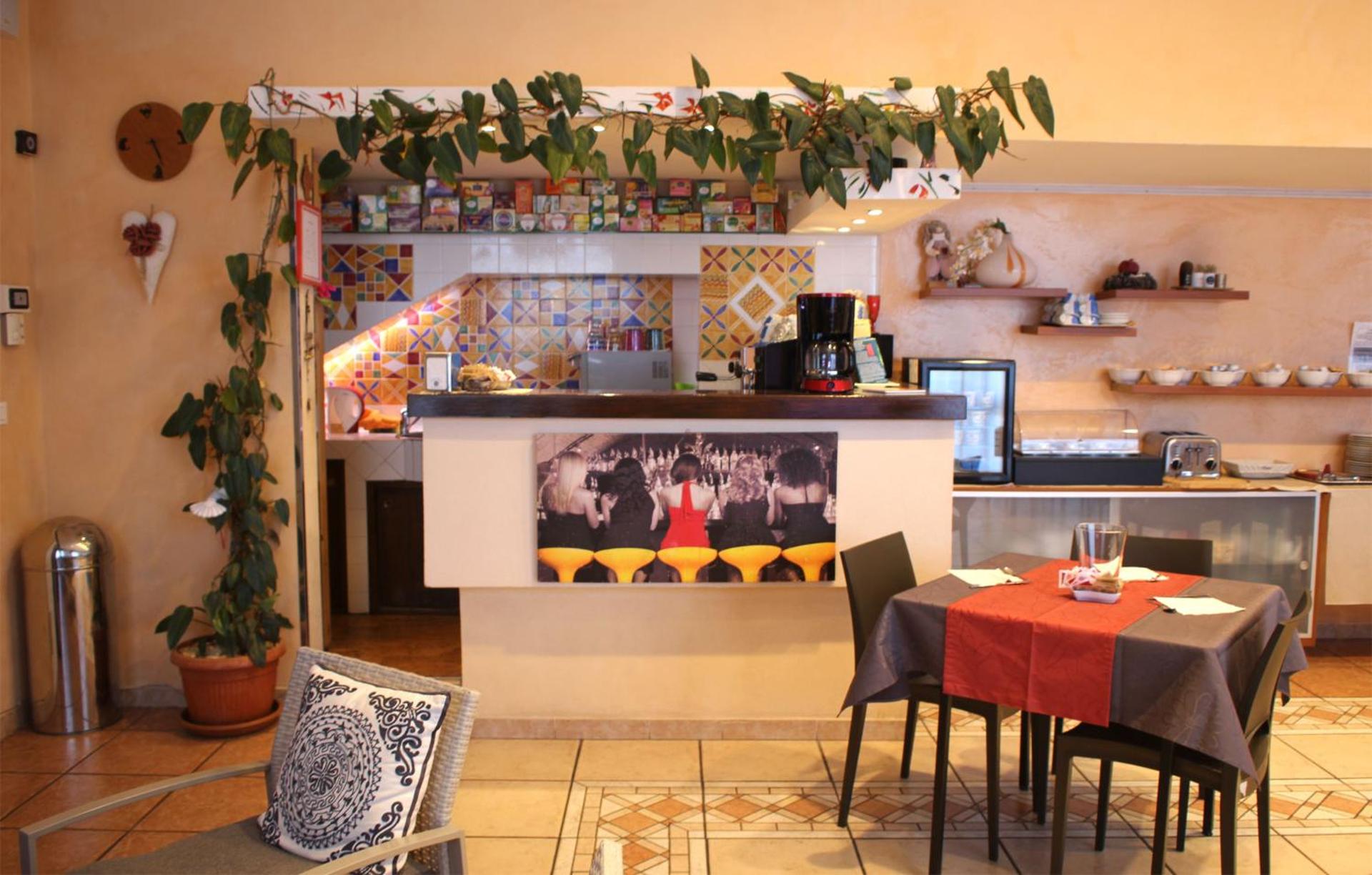 Hotel Serena - Photo 3