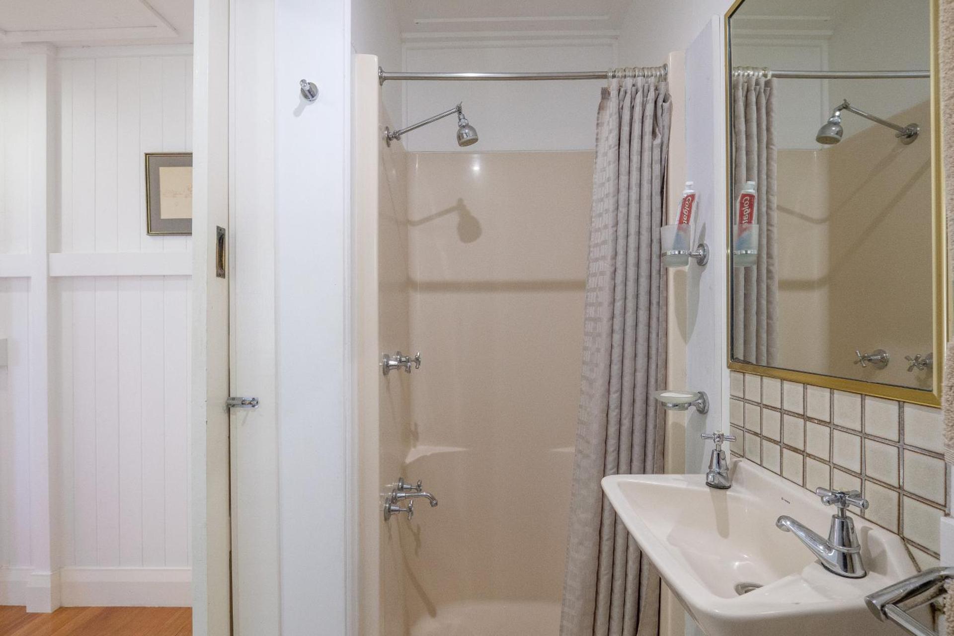 Central Cottage - Photo 14