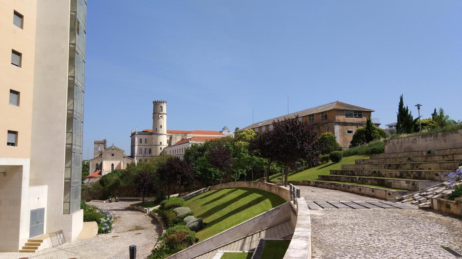 Lisbon Relax Pool Apartment - Free Parking Garage - Photo 41