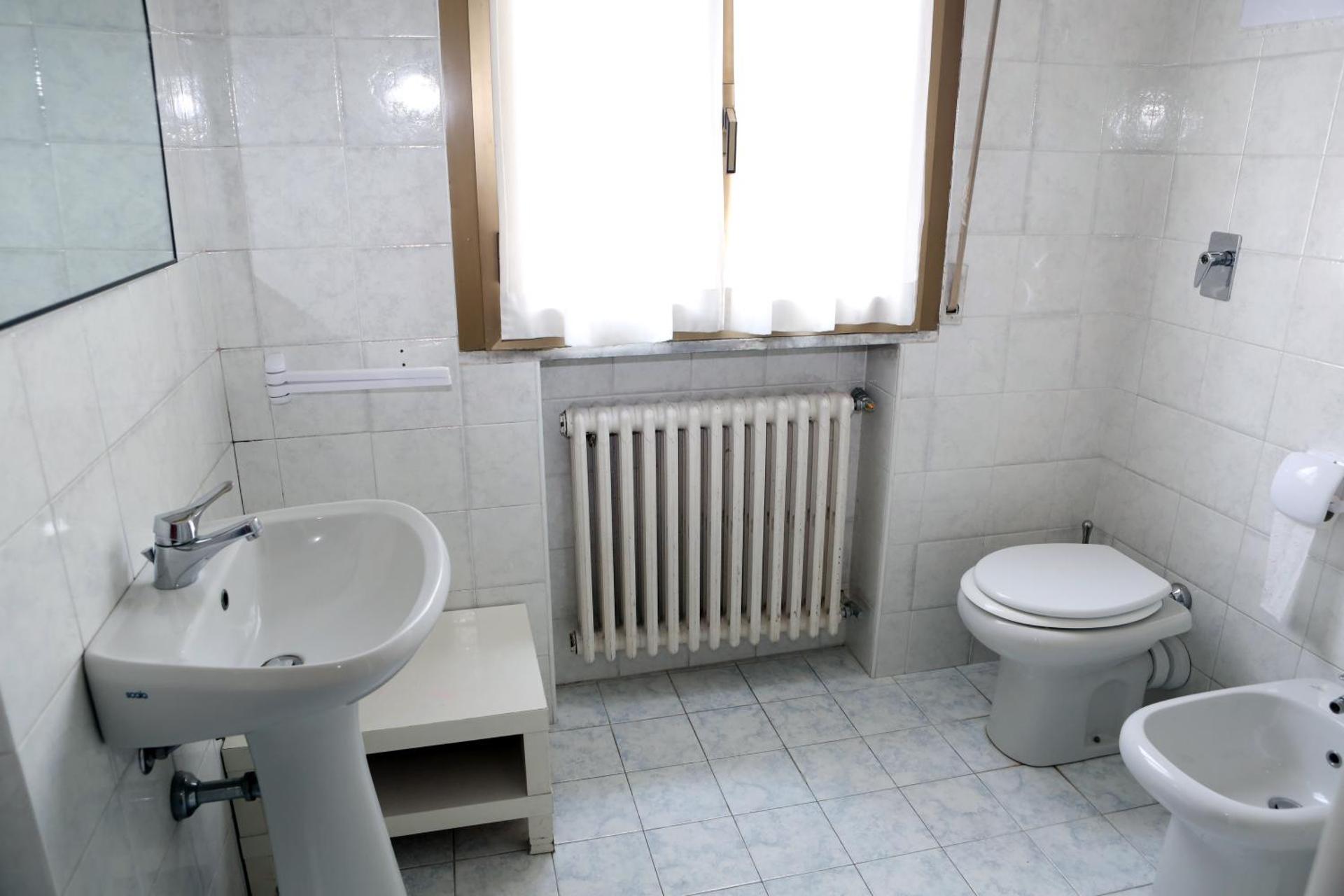 Single Room with Shared Bathroom