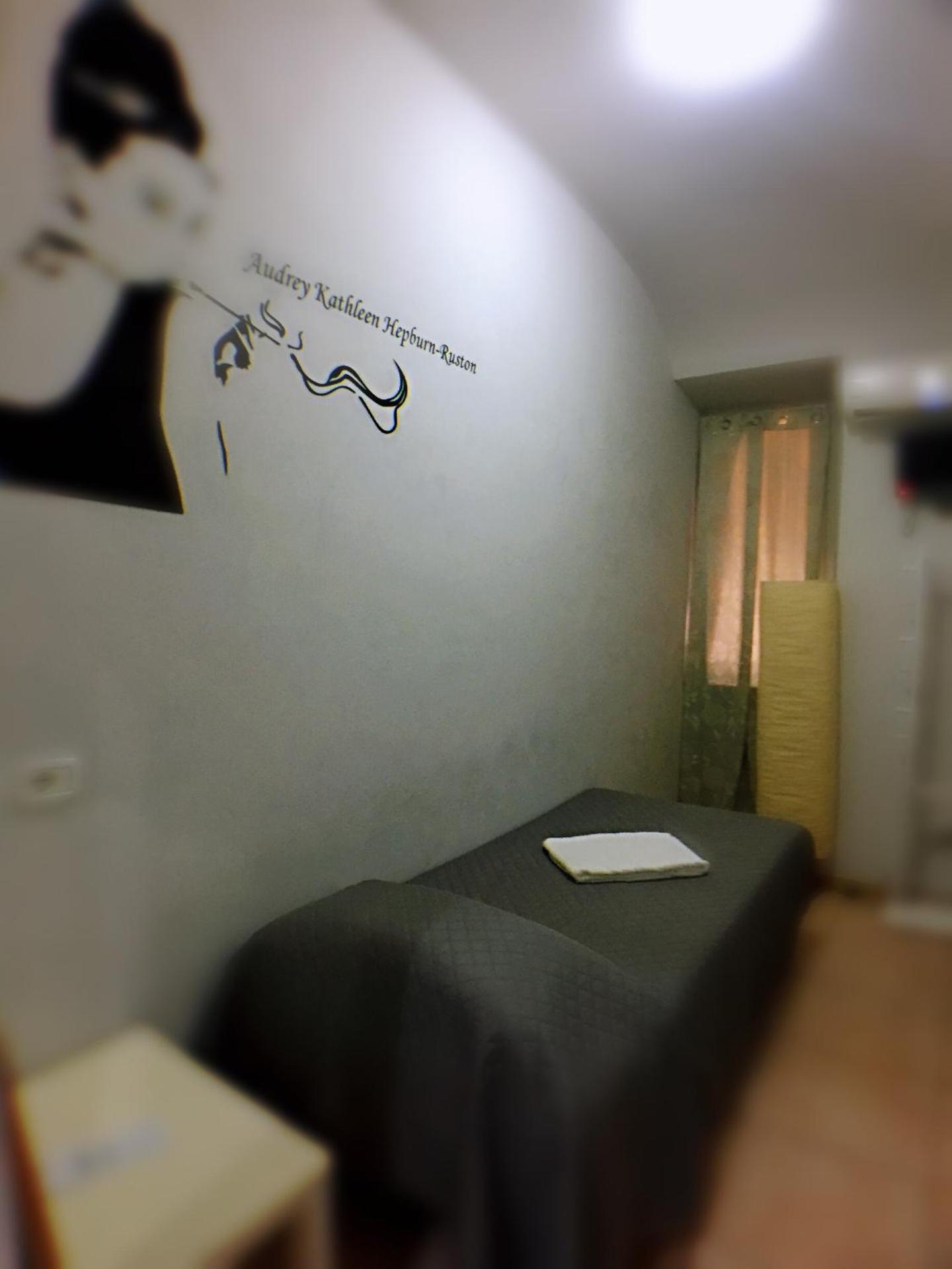 Single Room with Shared Bathroom