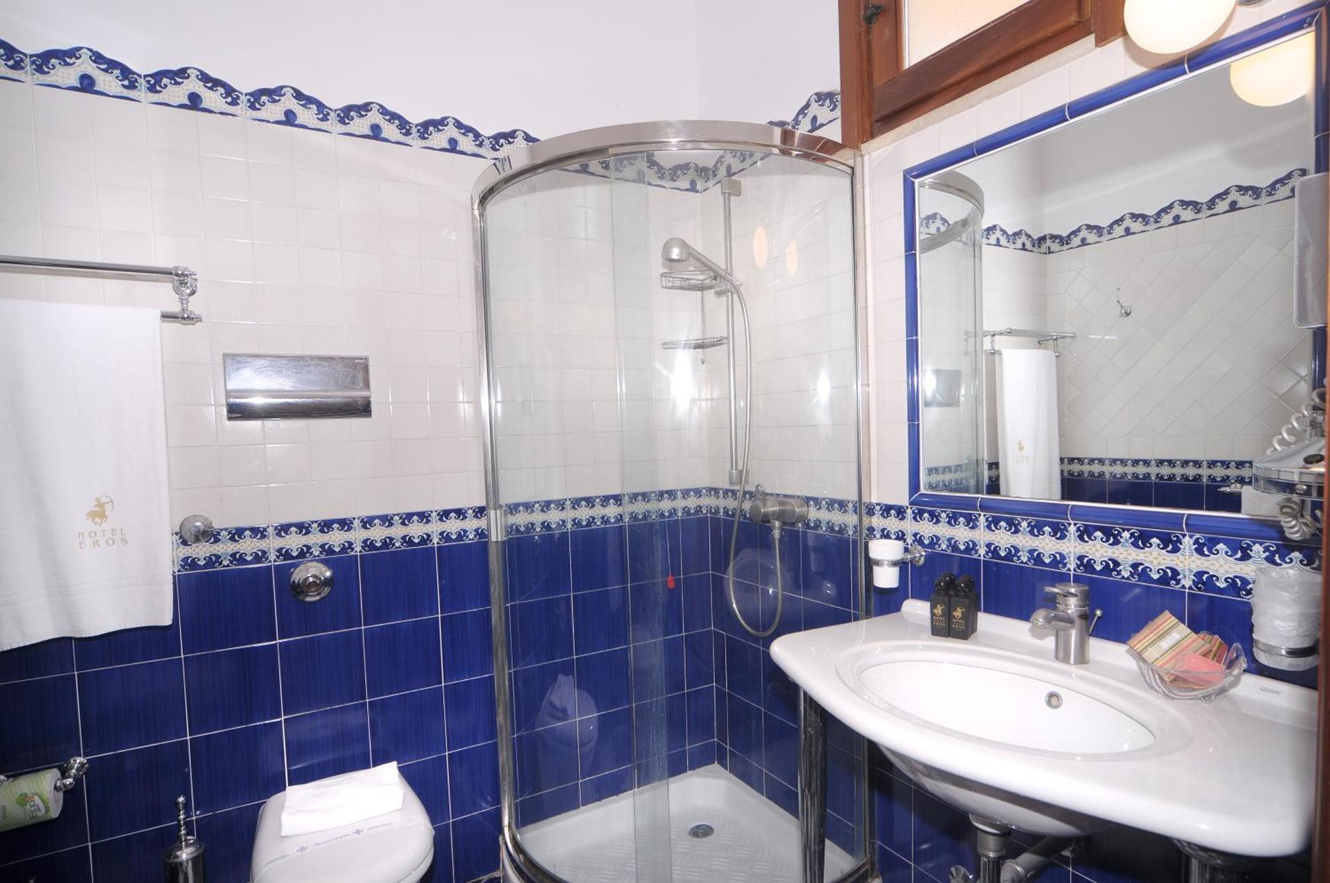 Hotel Eros - Photo 9