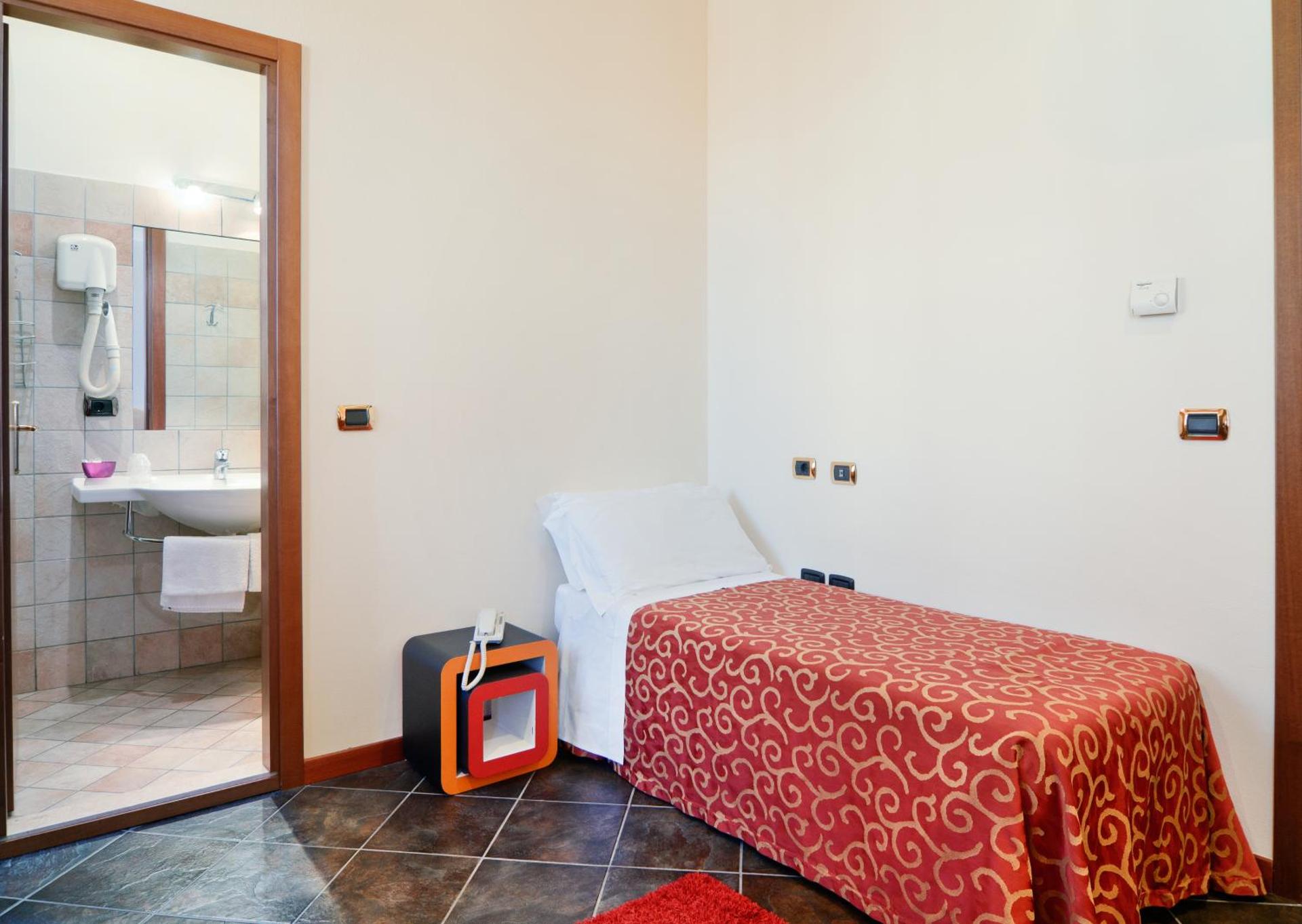 Triple Room - Photo 3