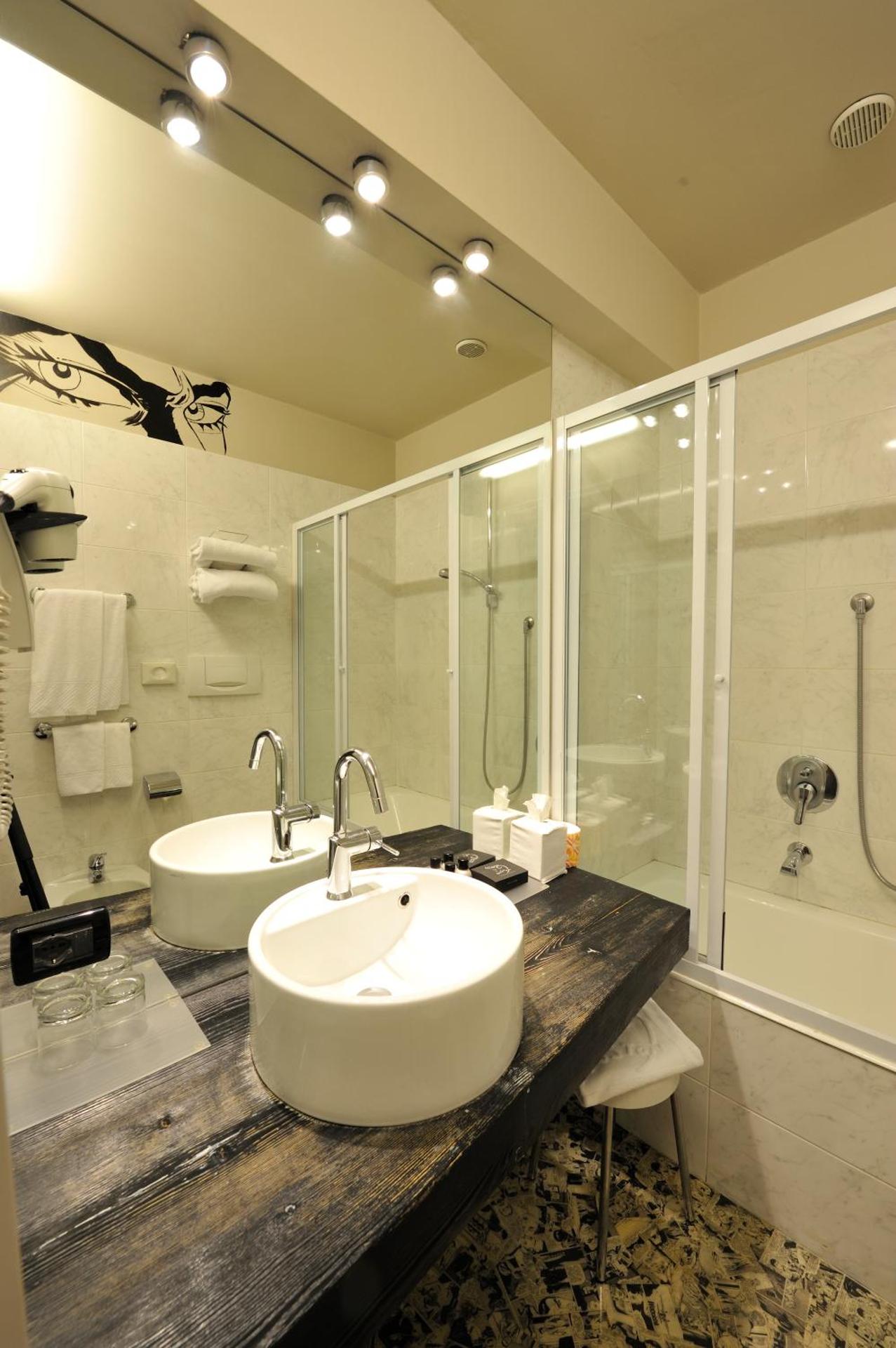 Art Hotel Boston - Photo 44